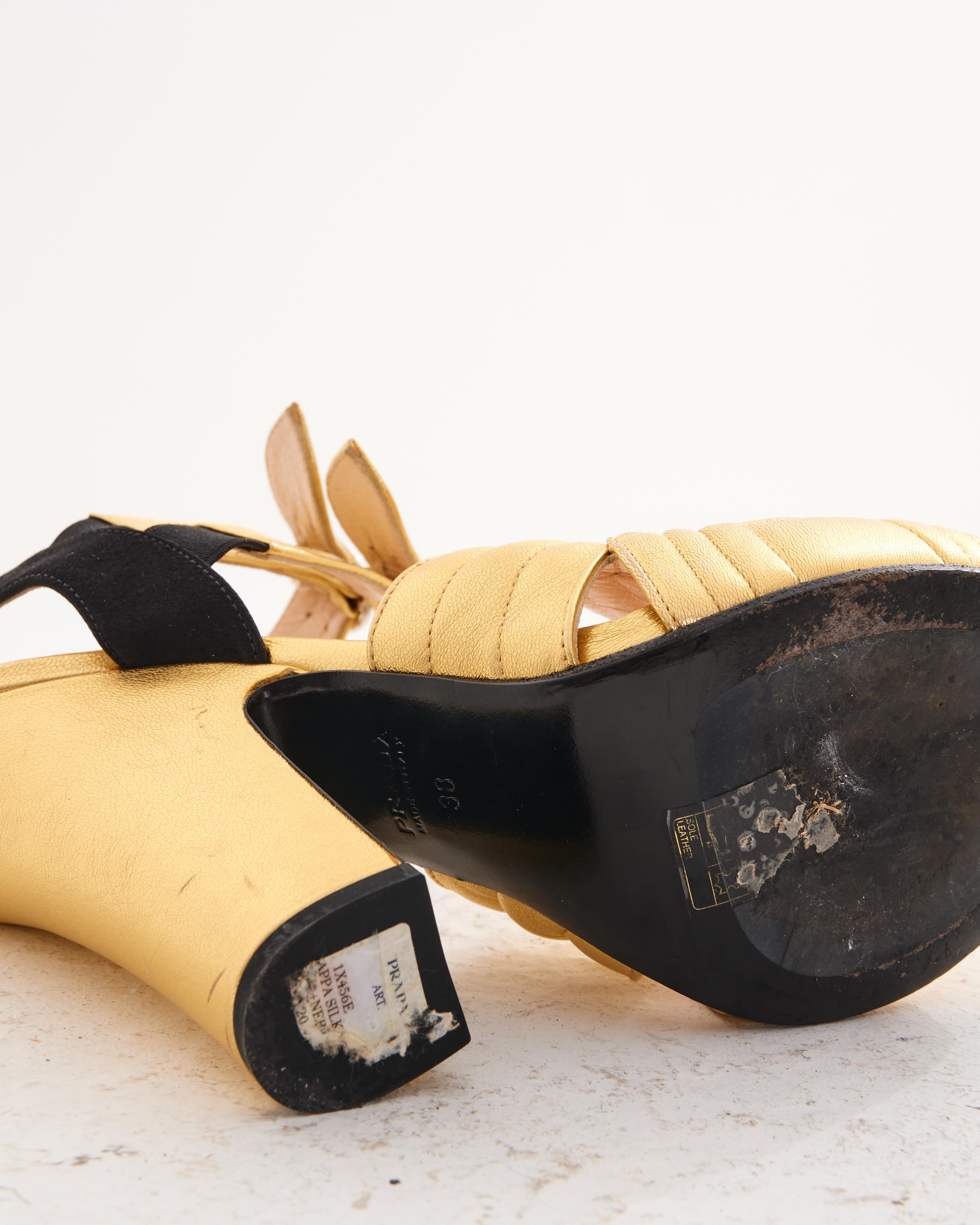 Prada Early 00's Gold Heeled Leather Sandals in vendita 2