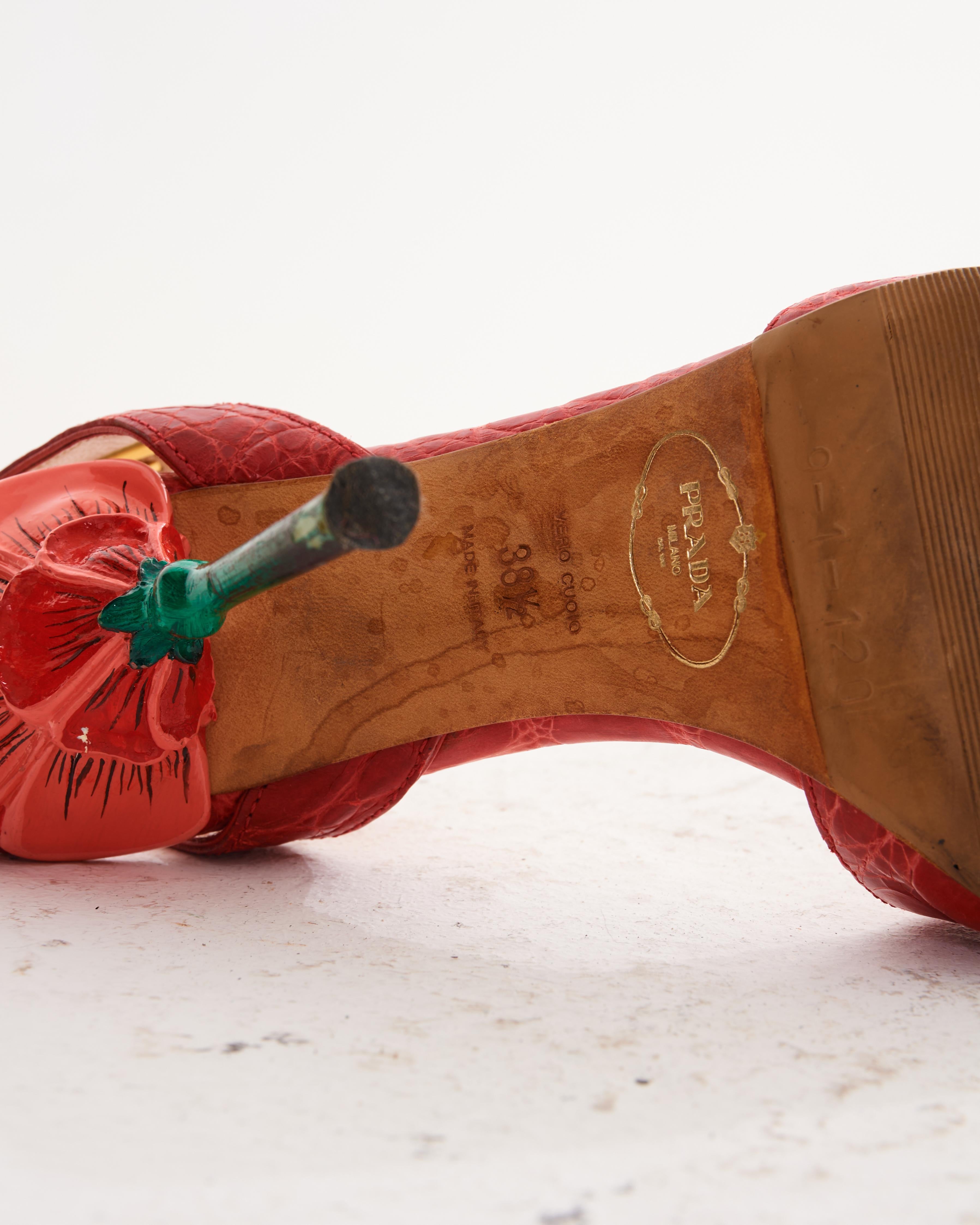 Prada Early 00's Strawberry Cocco leather sandals For Sale 3