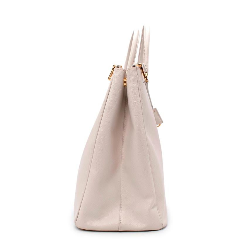 Prada Ecru Leder Saffiano Galleria Handtasche mit doppeltem Reißverschluss 
 

 -Große Tasche 