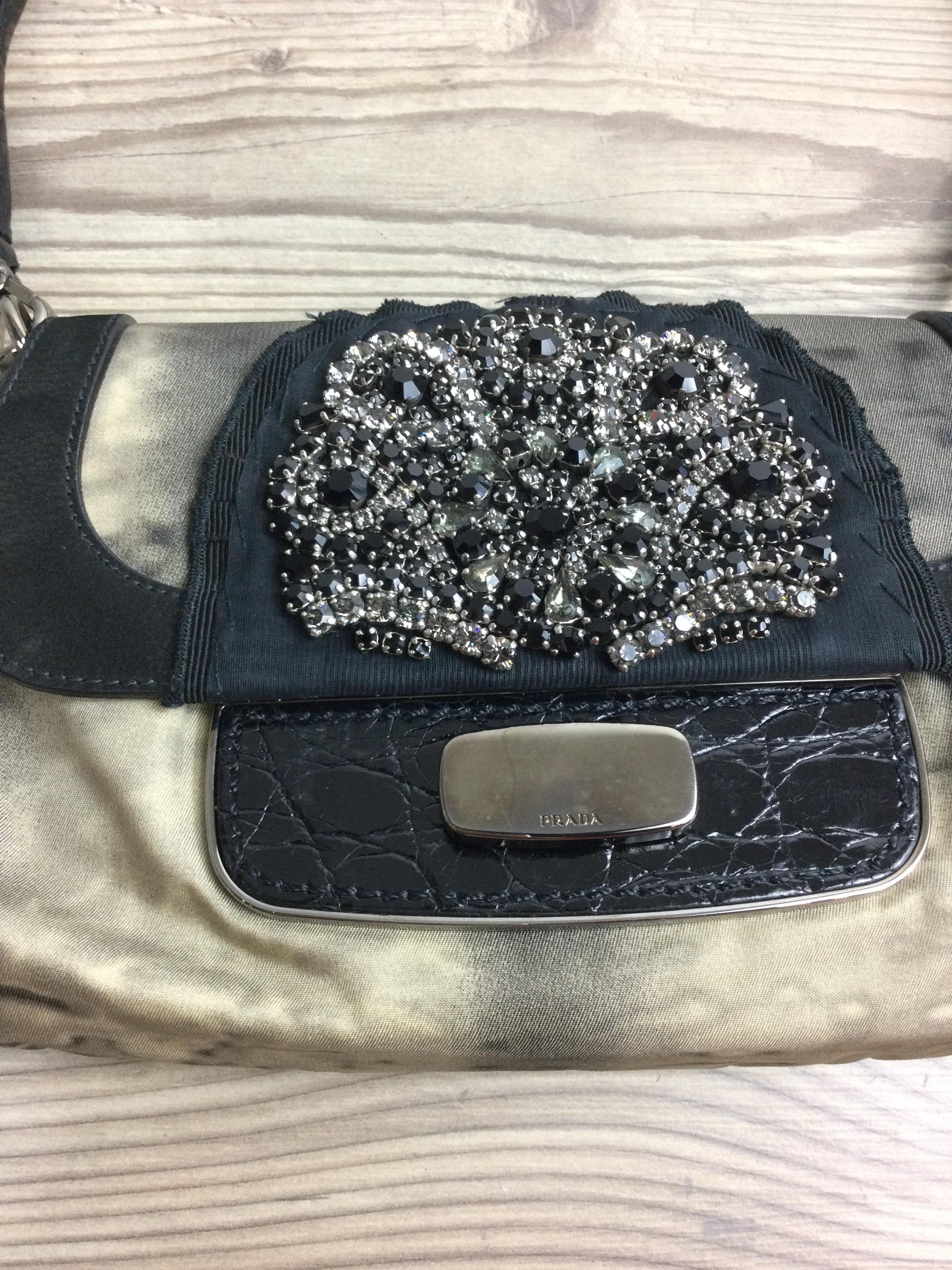 Prada elegant night jewelry bag In Good Condition For Sale In Carnate, IT