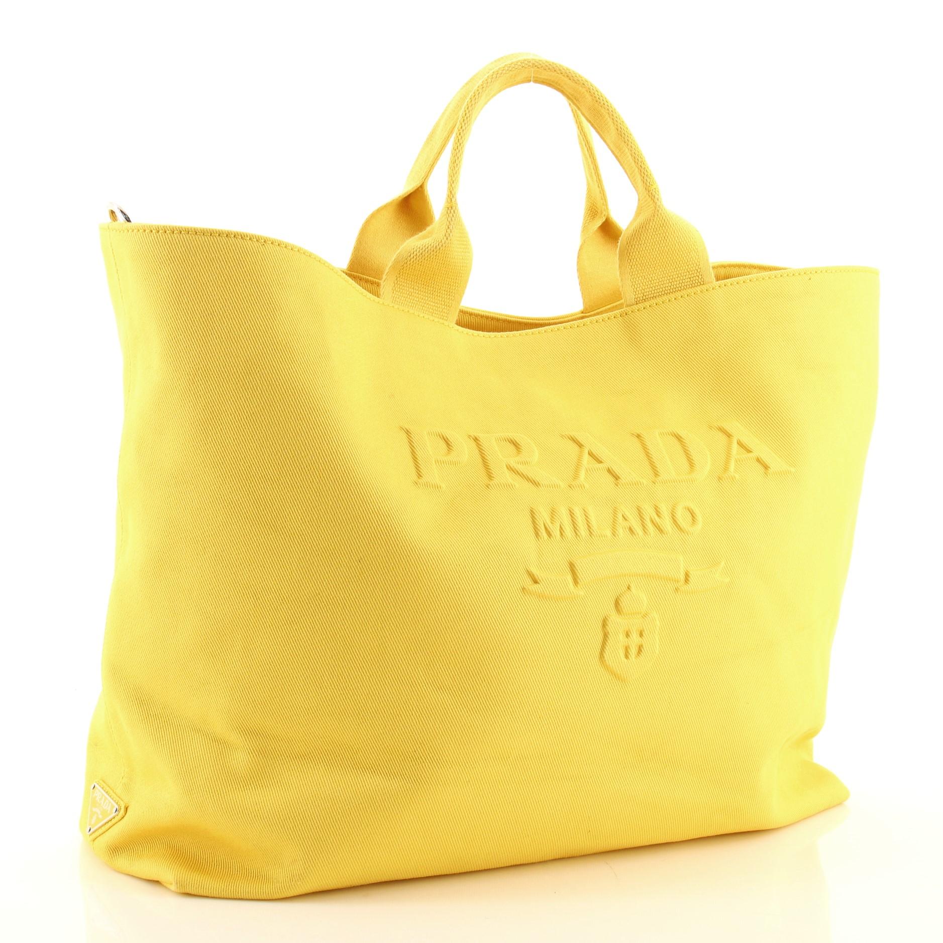 Prada Geprägte Logo Drill Tote aus Segeltuch Groß (Gelb)