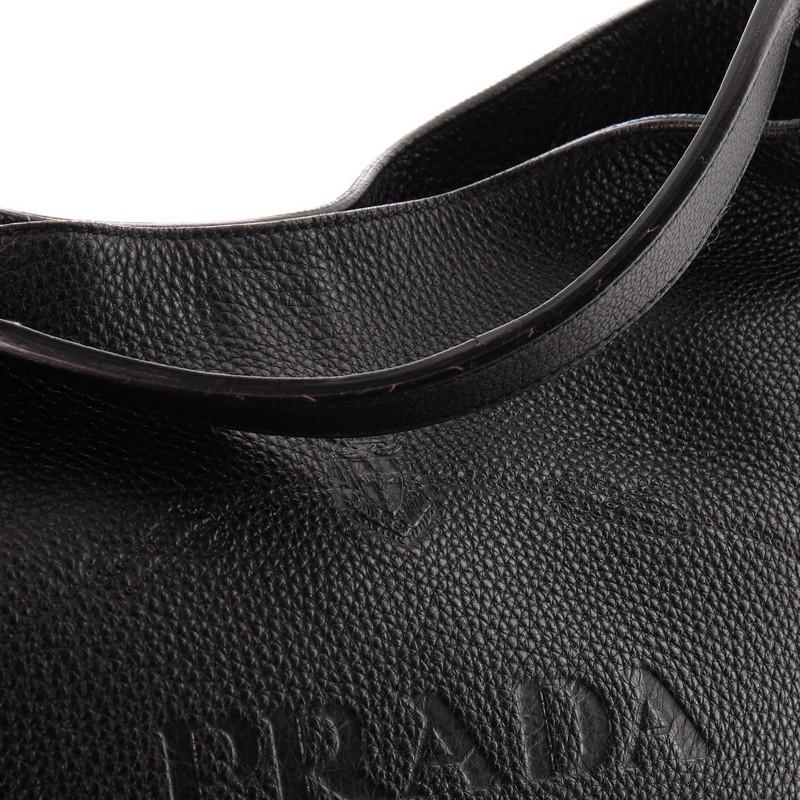 Hobo Vitello Daino Medium mit Prada-Logoprägung 1