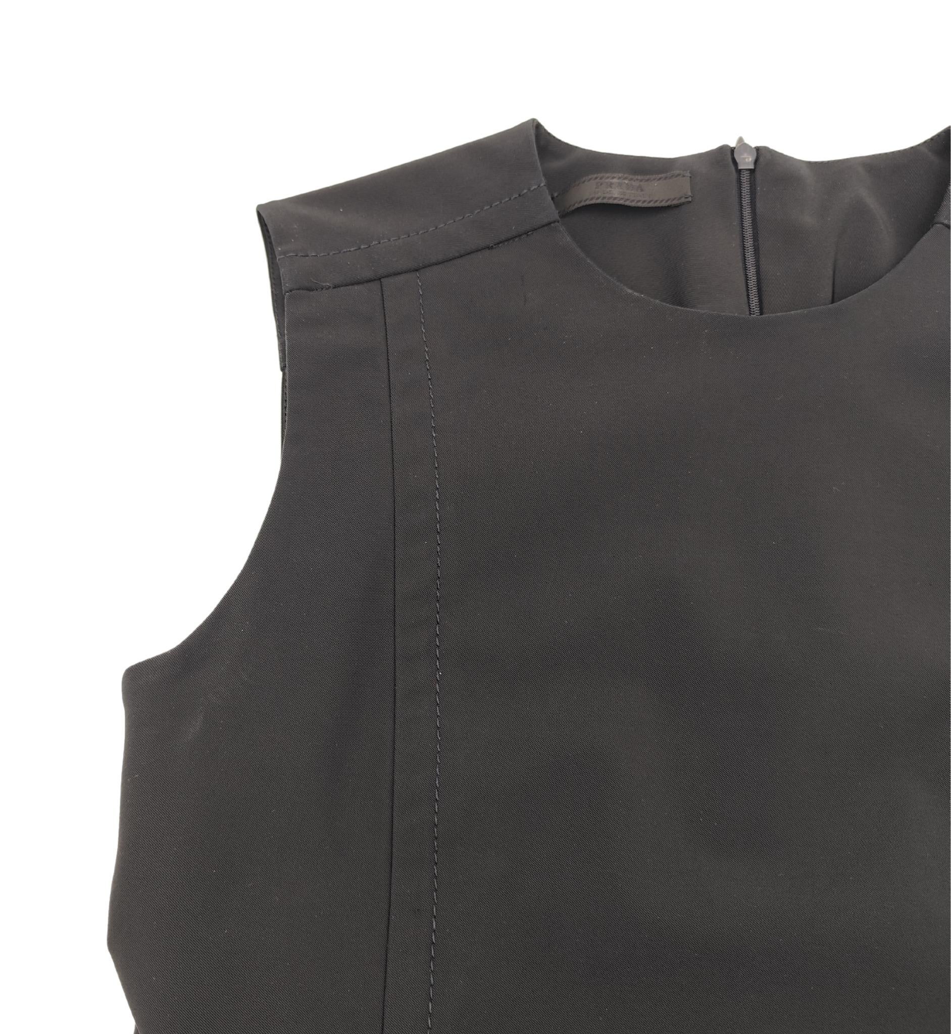 Prada F/W 1996 navy blue belted midi dress For Sale 1