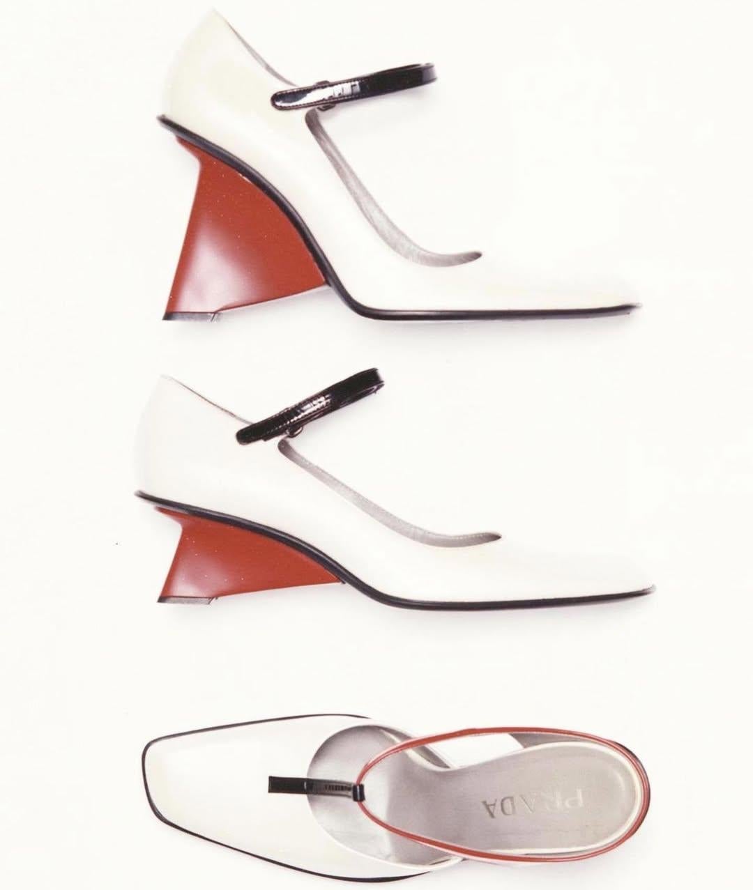 Prada F/W 1998 Beige and Red Mary Janes with Wedge Heel For Sale 1