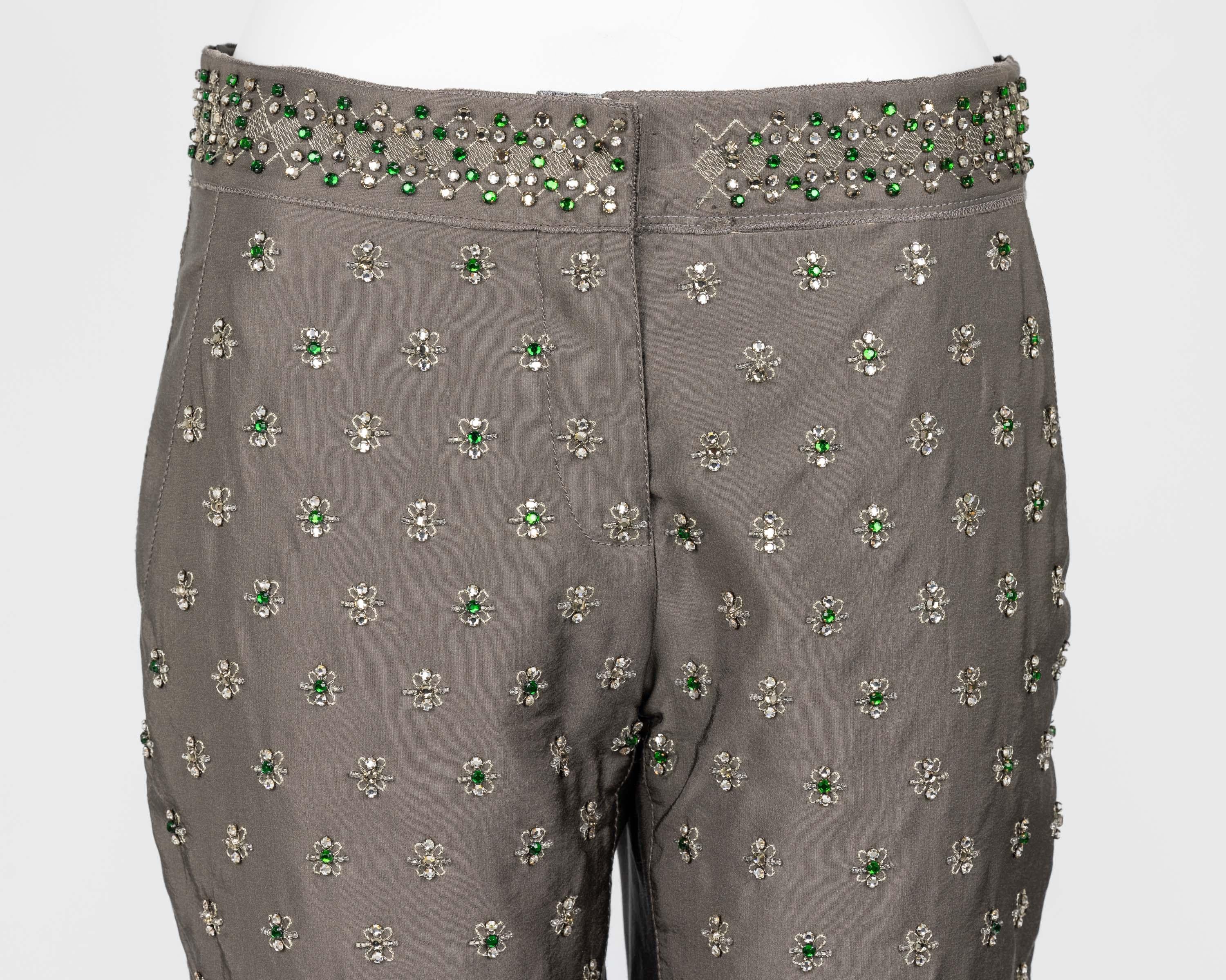 Prada F/W 2004 Pantalon Capri en soie orné de cristaux Edition limitée en vente 2