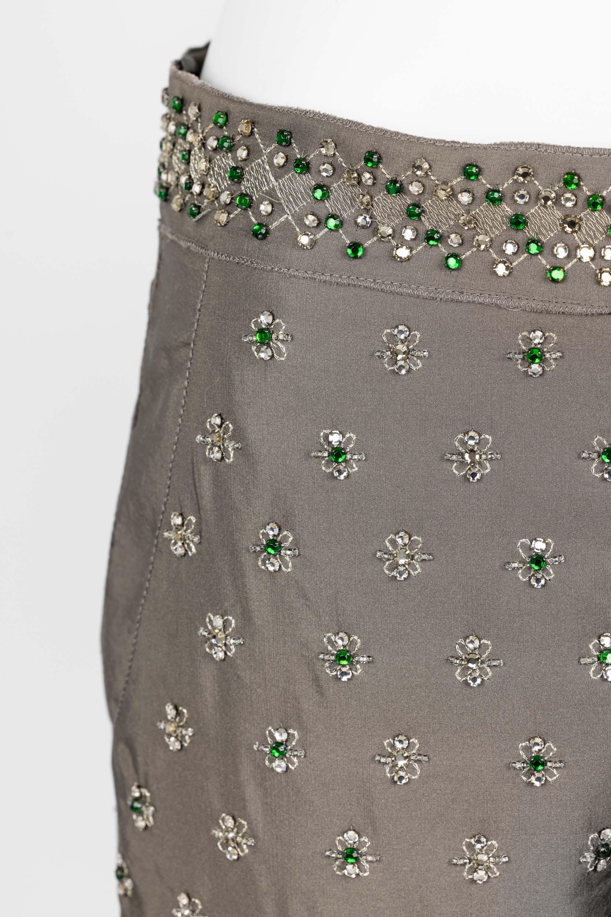 Prada F/W 2004 Crystal Embellished Silk Capri Pants Limited Edition For Sale 4