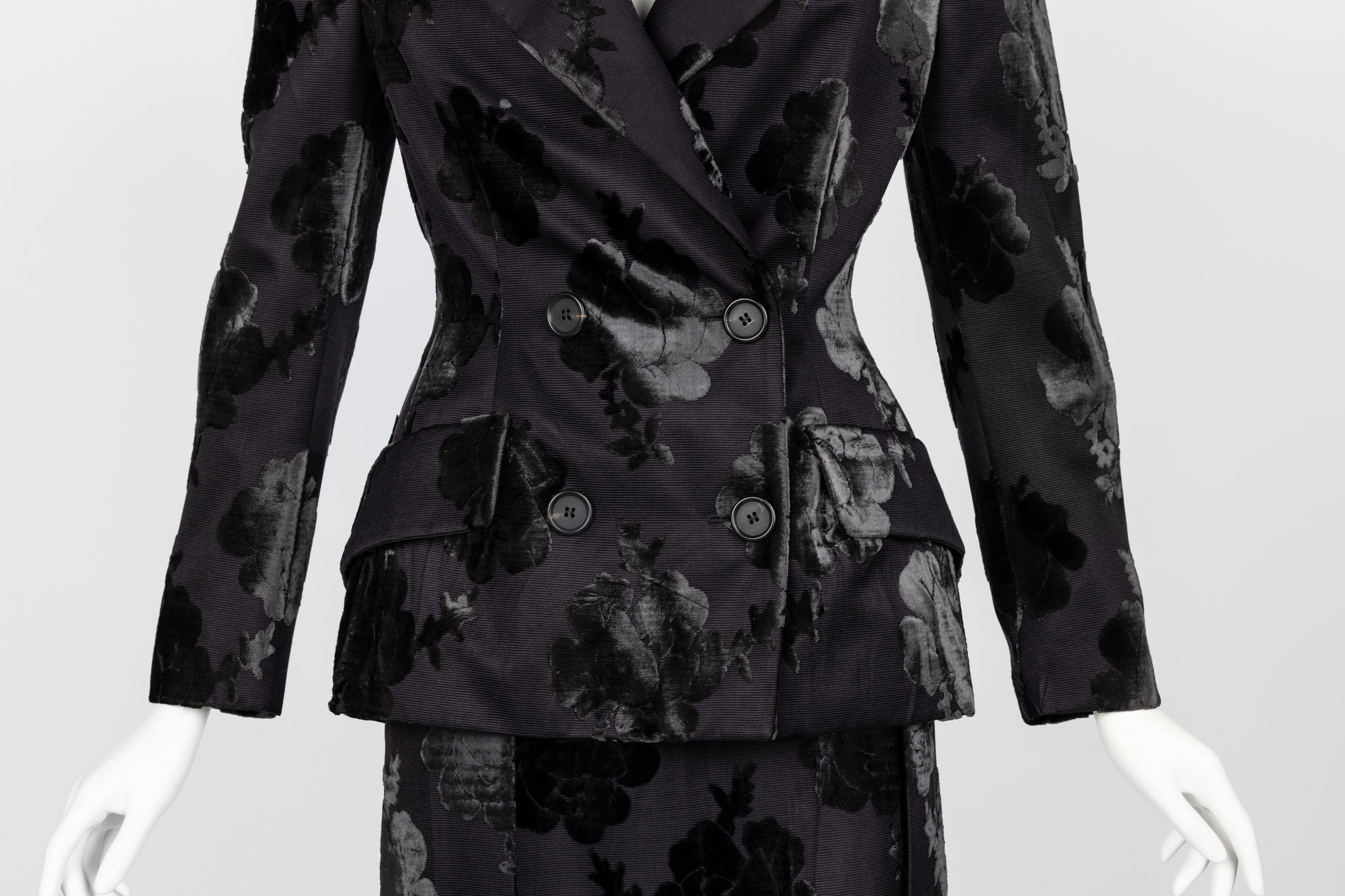 Prada F/W 2009 Runway Black Silk Velvet Floral Skirt Suit New W/Tags For Sale 4