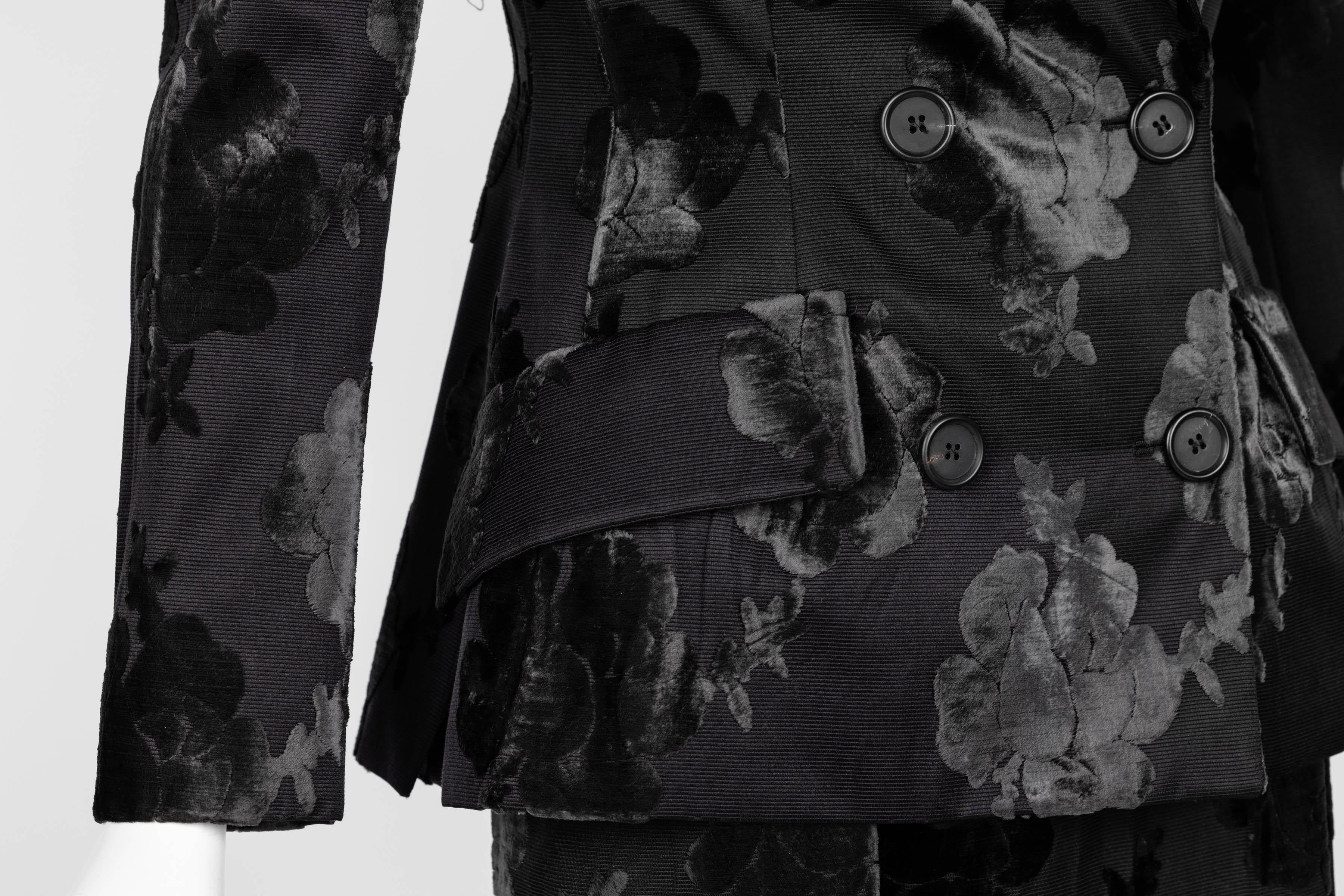 Prada F/W 2009 Runway Black Silk Velvet Floral Skirt Suit New W/Tags For Sale 5
