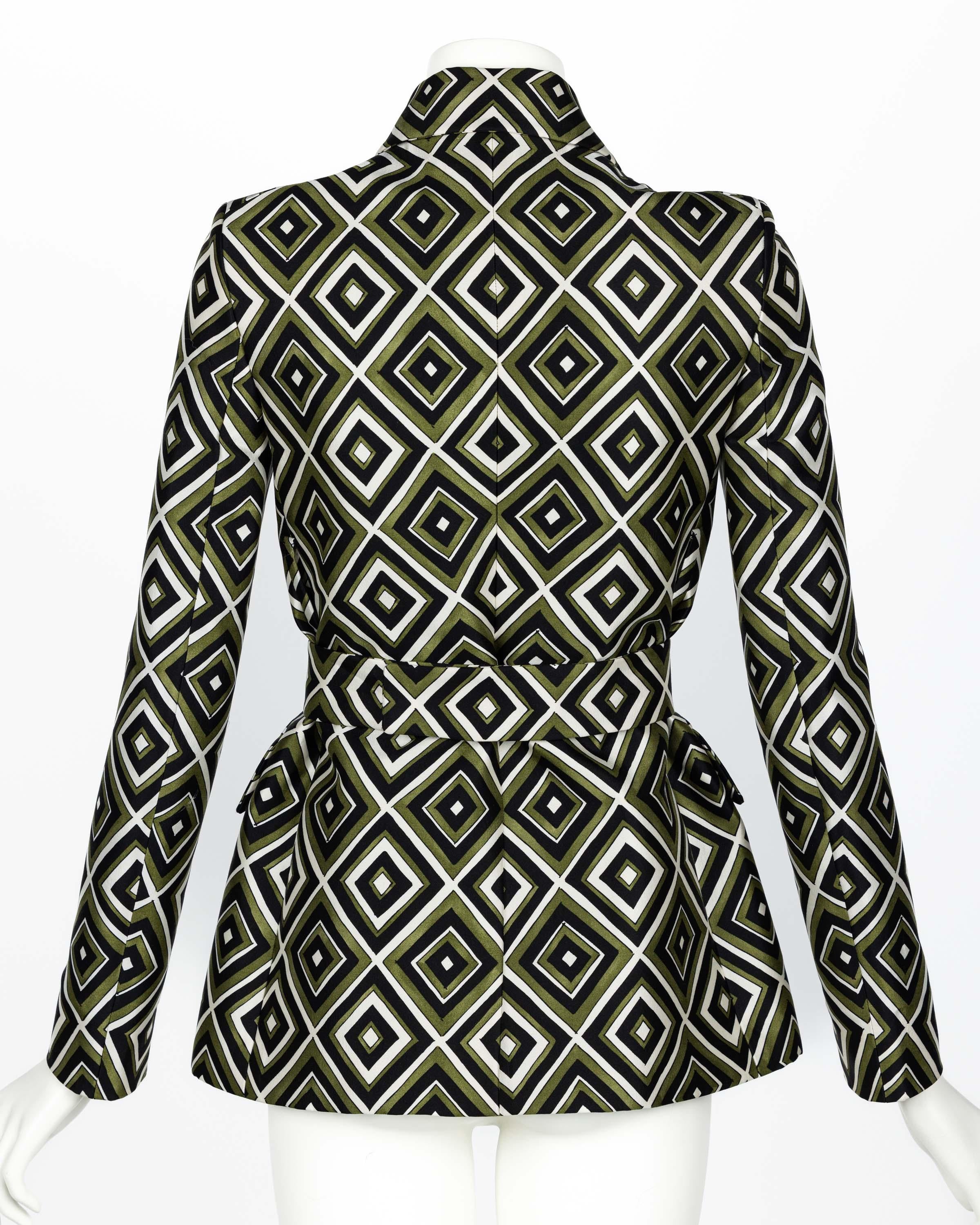 Prada H/W 2012 Geometrischer Druck Kristall & Plexiglas verzierte Gürteljacke mit Gürtel im Angebot 2