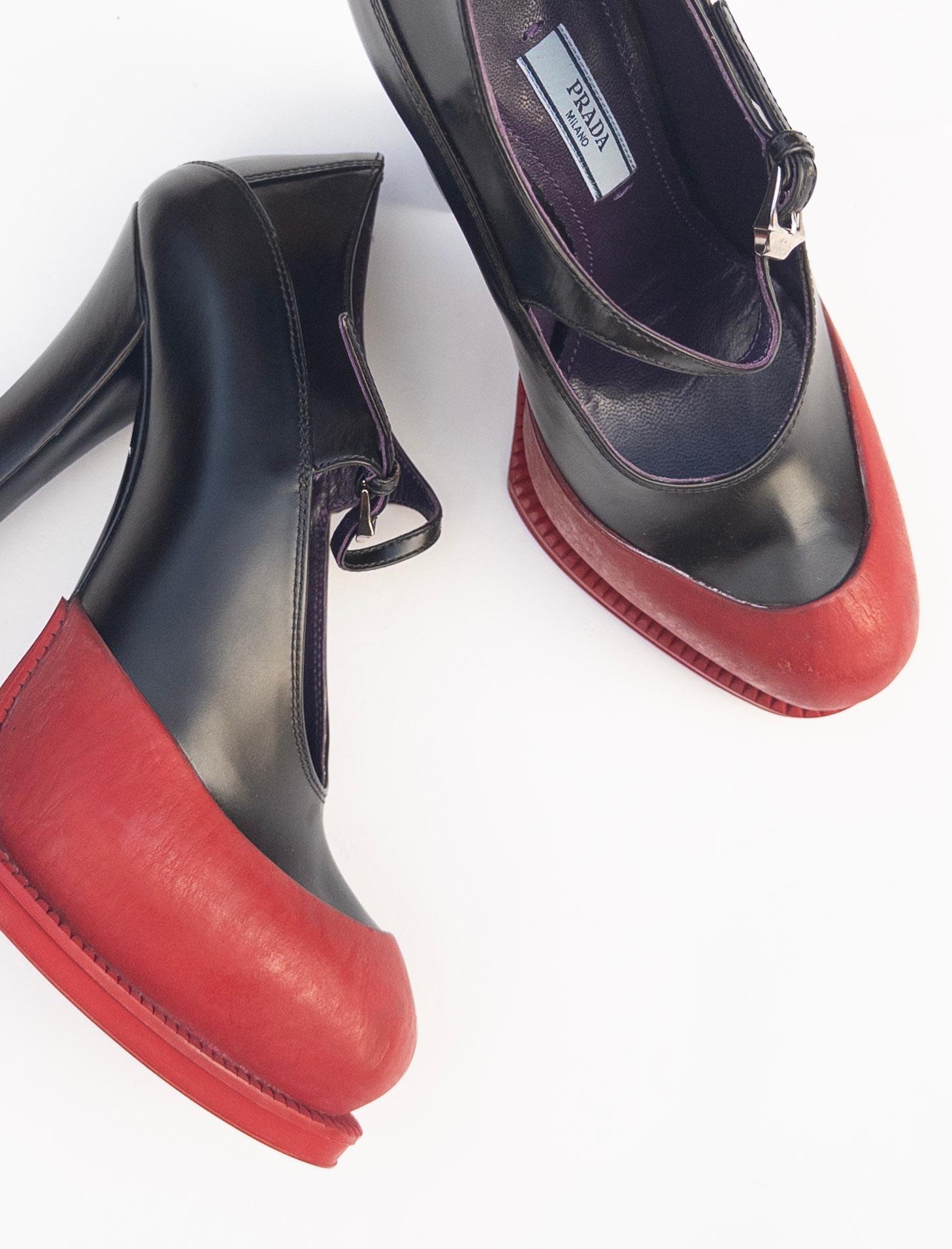 Prada F/W 2012 RUNWAY Mary Jane Dipped Red Rubber Heels Platforms Sz 38.5 For Sale 3