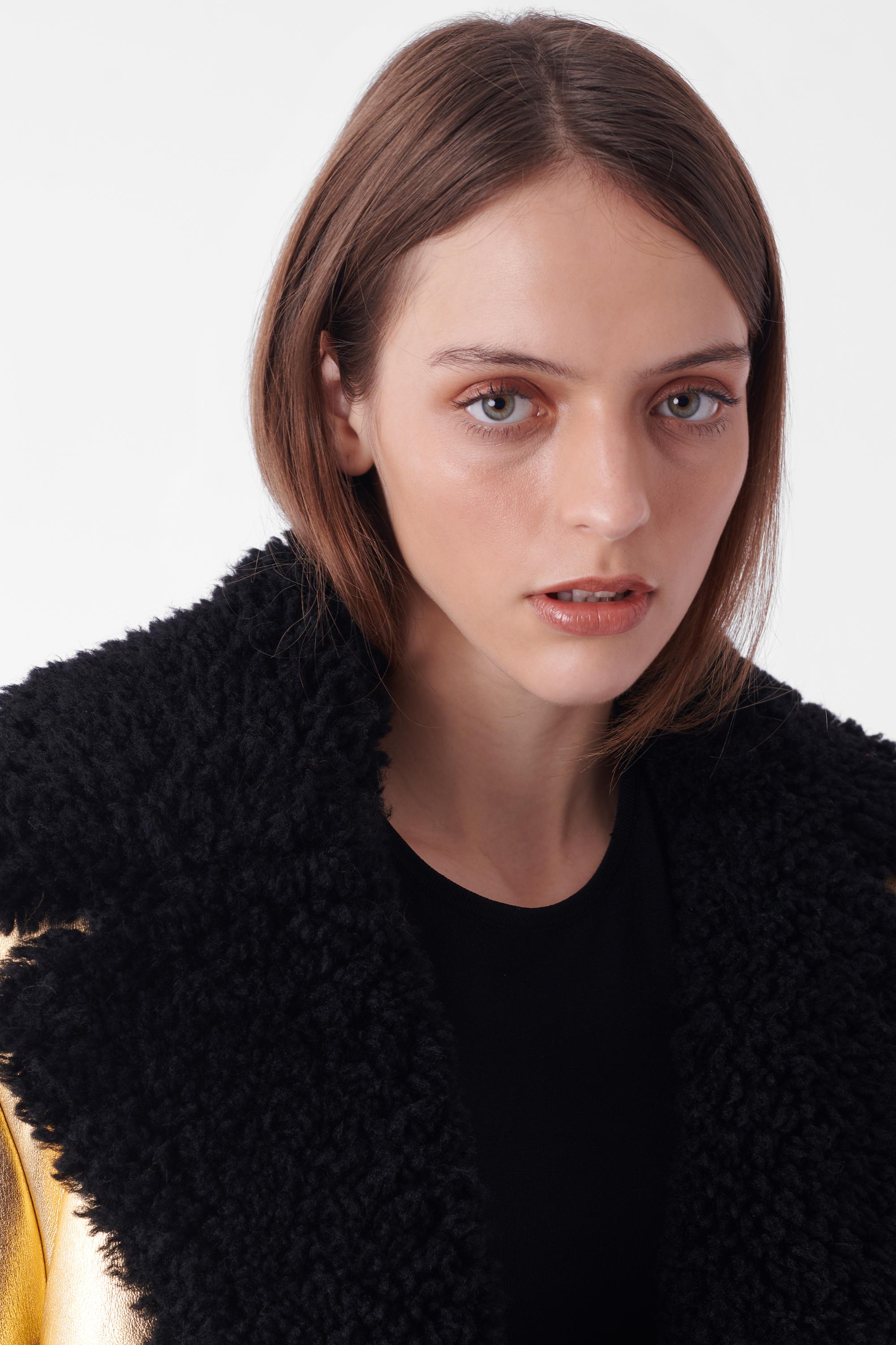 Prada A/I 2014 fa sfilare un cappotto in shearling oro e nero In condizioni ottime in vendita a London, GB