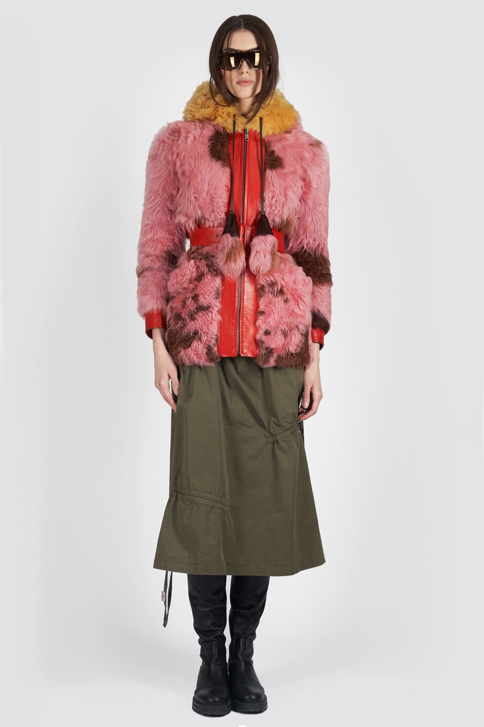 Prada  Passerella A/I 2017 Cappotto in Shearling Rosa in vendita 1