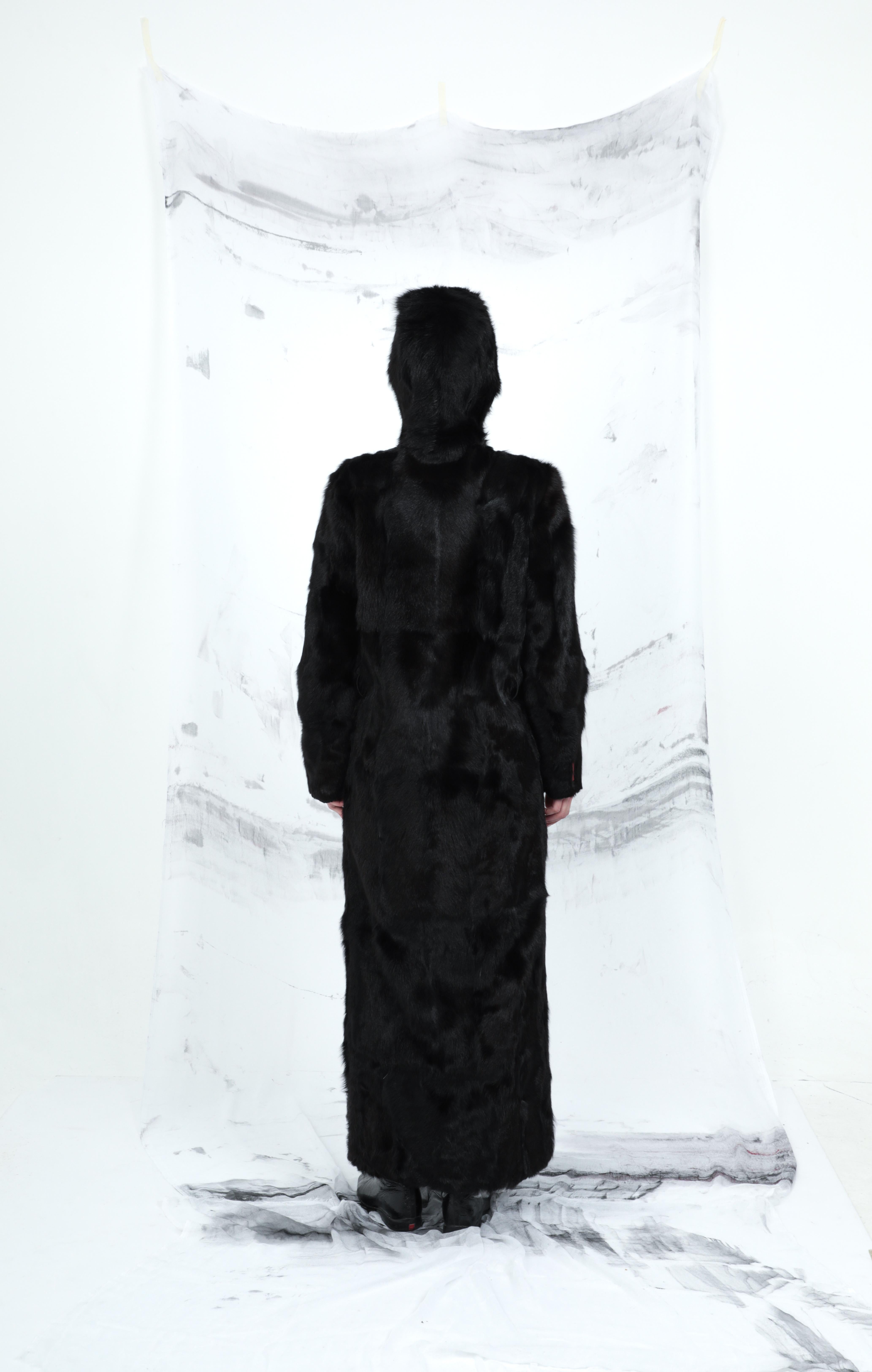 Noir Manteau en fourrure de chevreau teintée Prada F/W1999 en vente