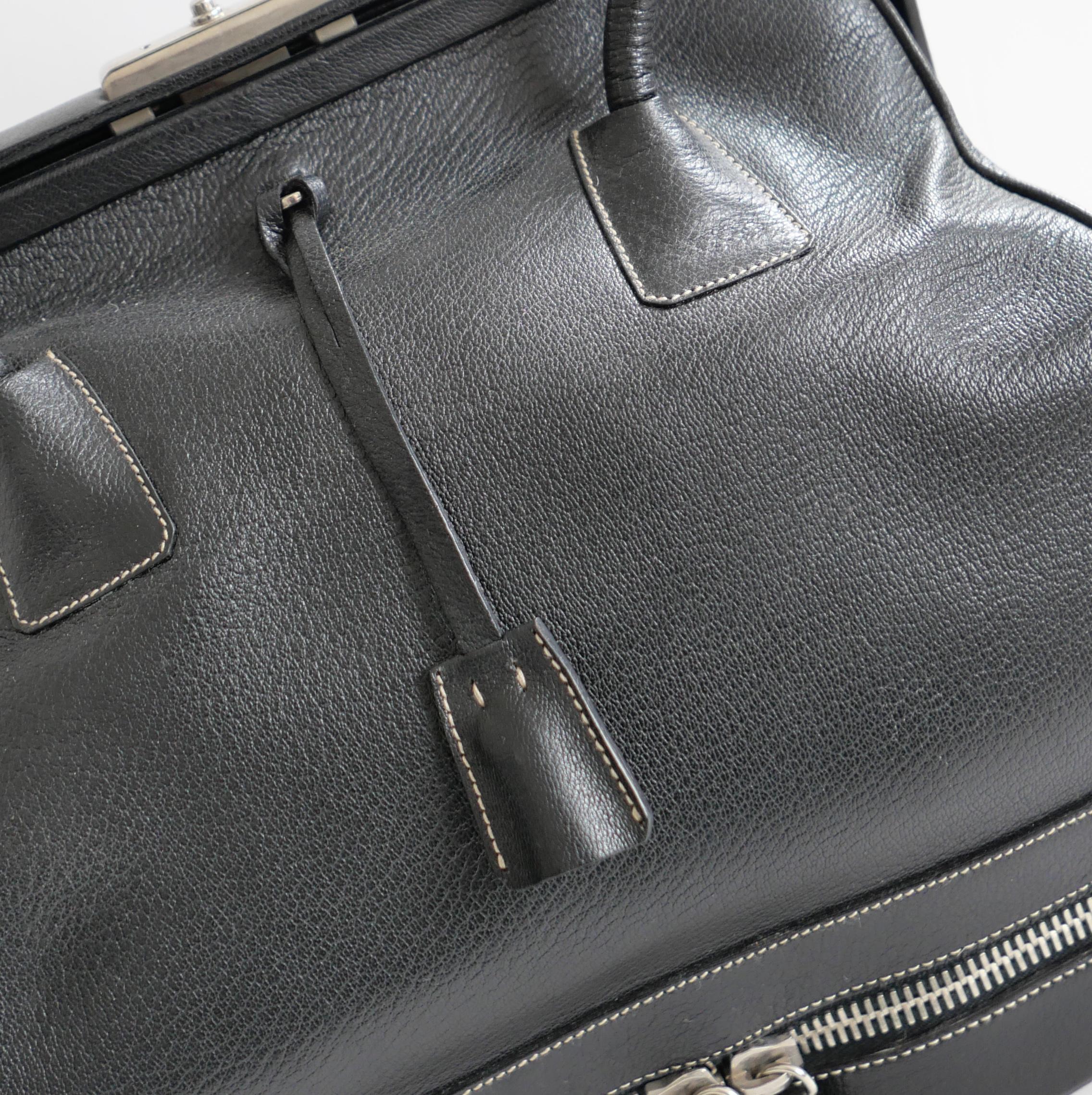 Noir Prada Fall 2000 Black Leather Zip Base Doctor's Bag en vente