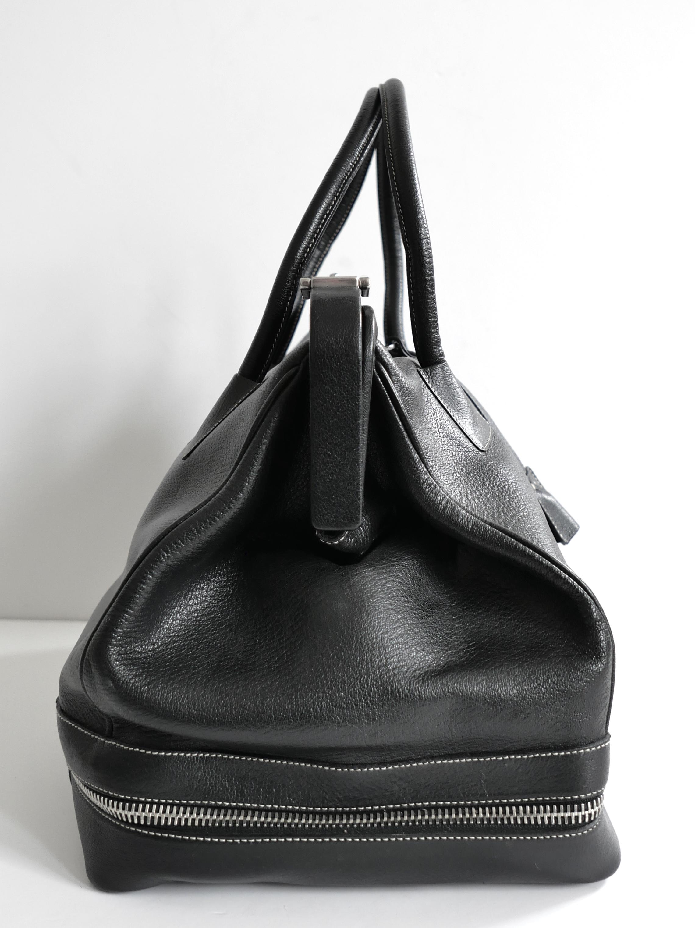 Prada Fall 2000 Black Leather Zip Base Doctor's Bag en vente 2