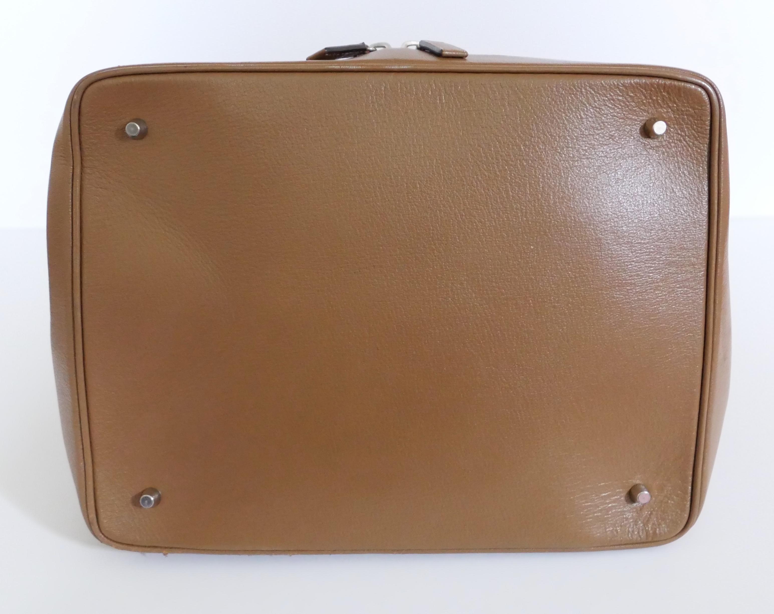 Women's Prada Fall 2000 Camel Leather Zip Base Doctor's Bag For Sale