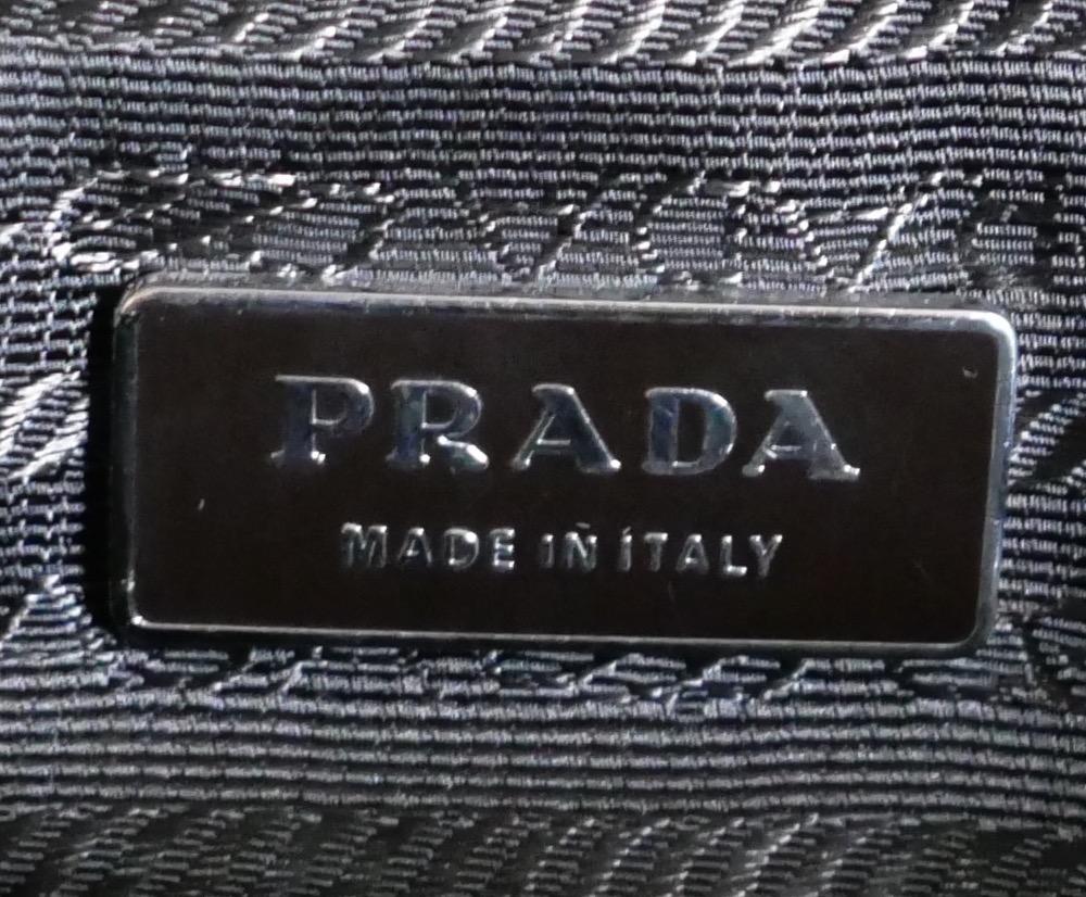Prada Fall 2000 Camel Leather Zip Base Doctor's Bag For Sale 3
