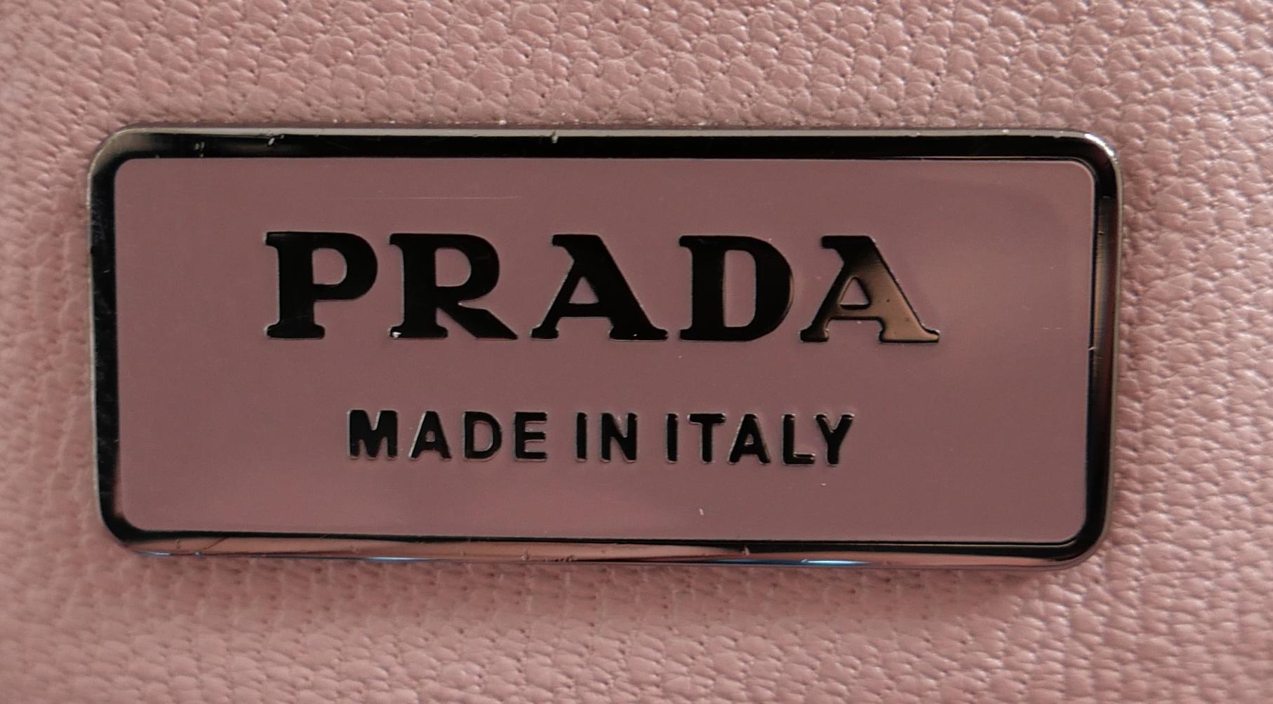 Prada Borsa Templi Autunno 2004 in nylon e pelle in vendita 6