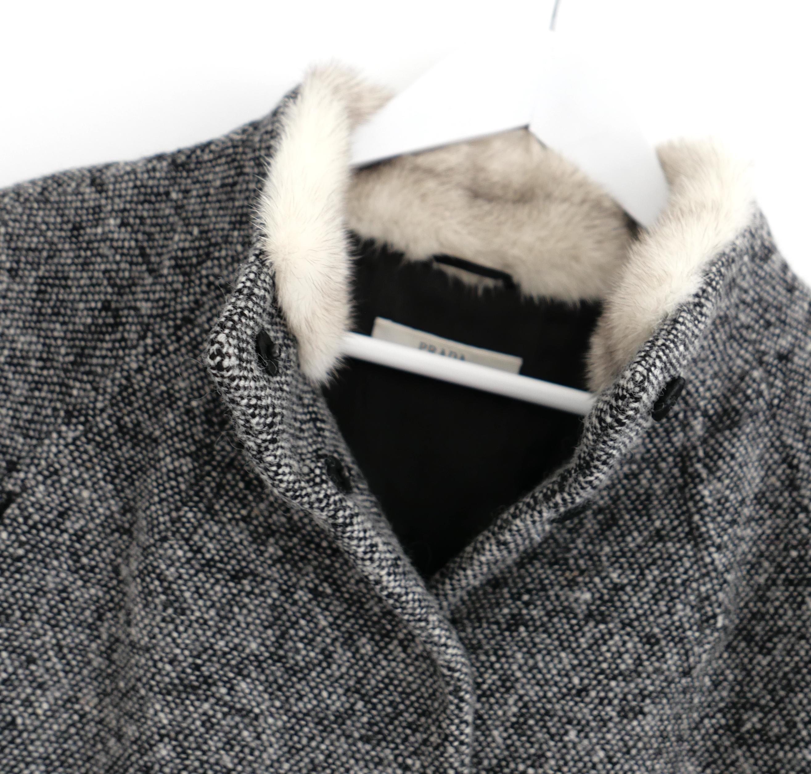 Prada - Automne 2007 - Veste en tweed à col en vison Pour femmes en vente