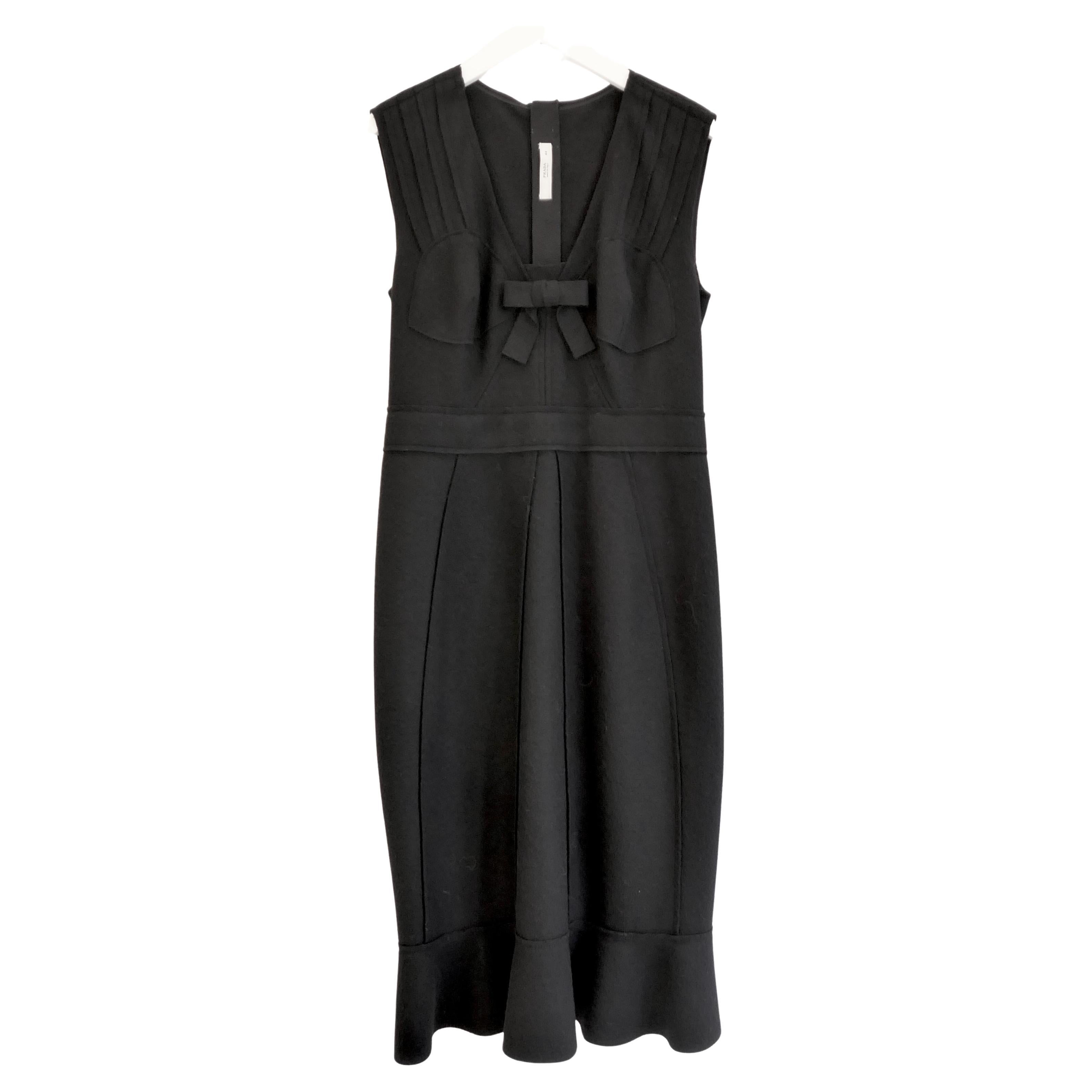Prada - Automne 2008 - Robe à buste corseté en feutre de laine noir