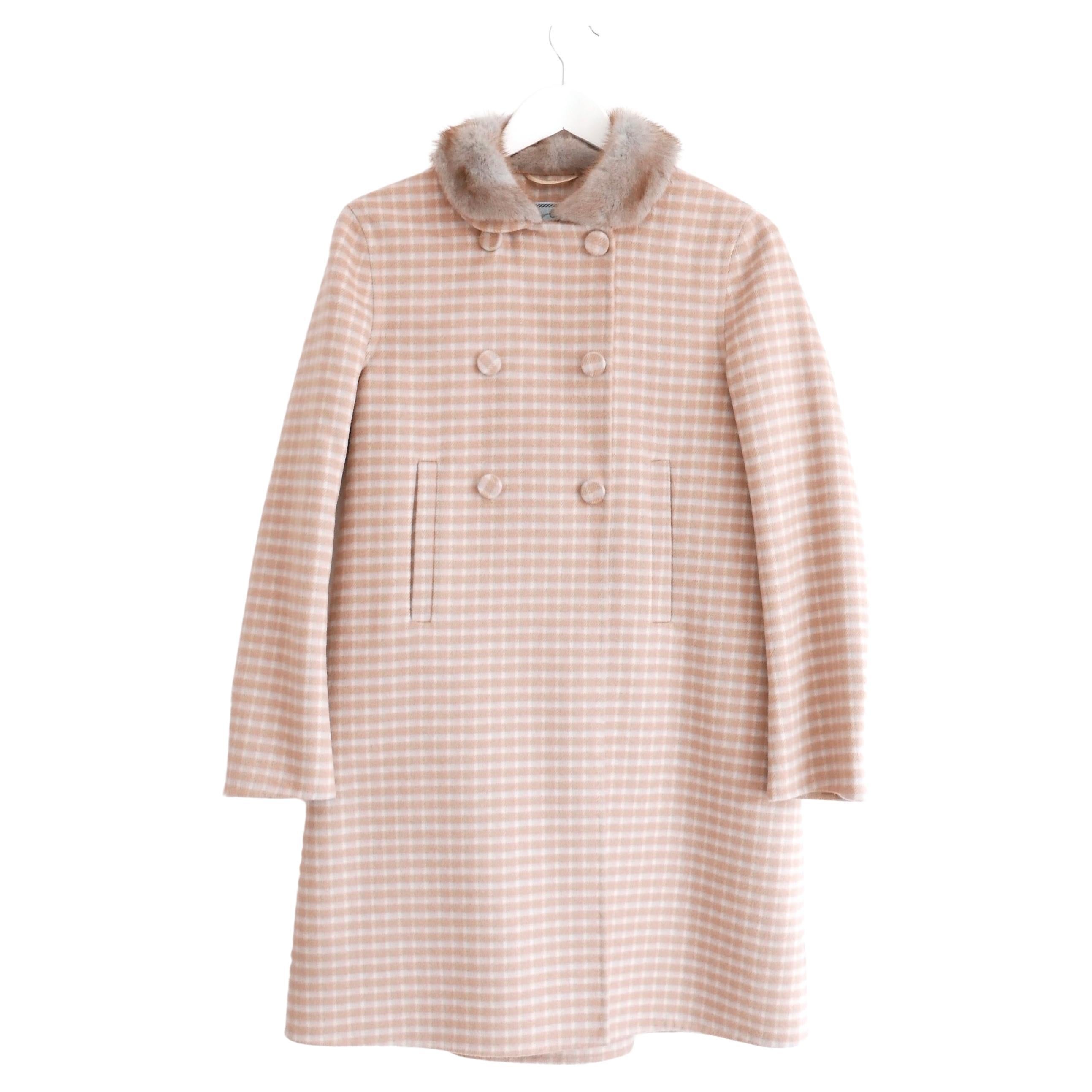 Prada Fall 2015 Fur Collar Camel Checked Wool Coat (manteau en laine à carreaux) en vente