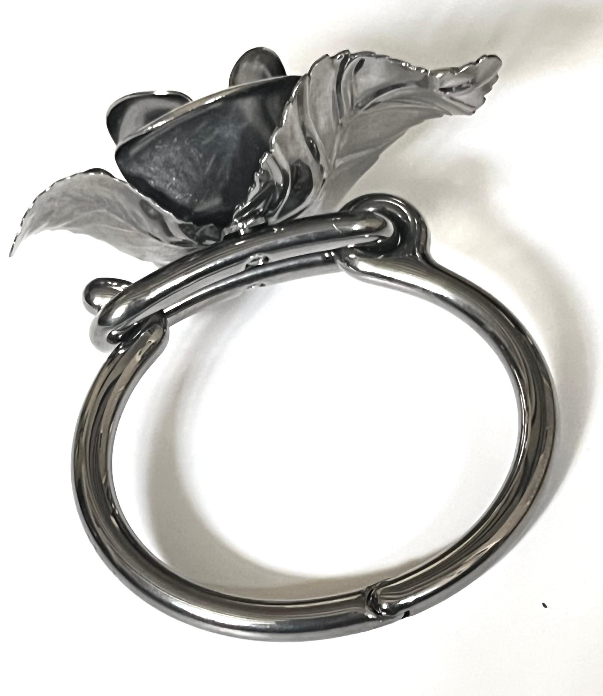 Prada - Automne 2016 - Bracelet en forme de rose Unisexe en vente