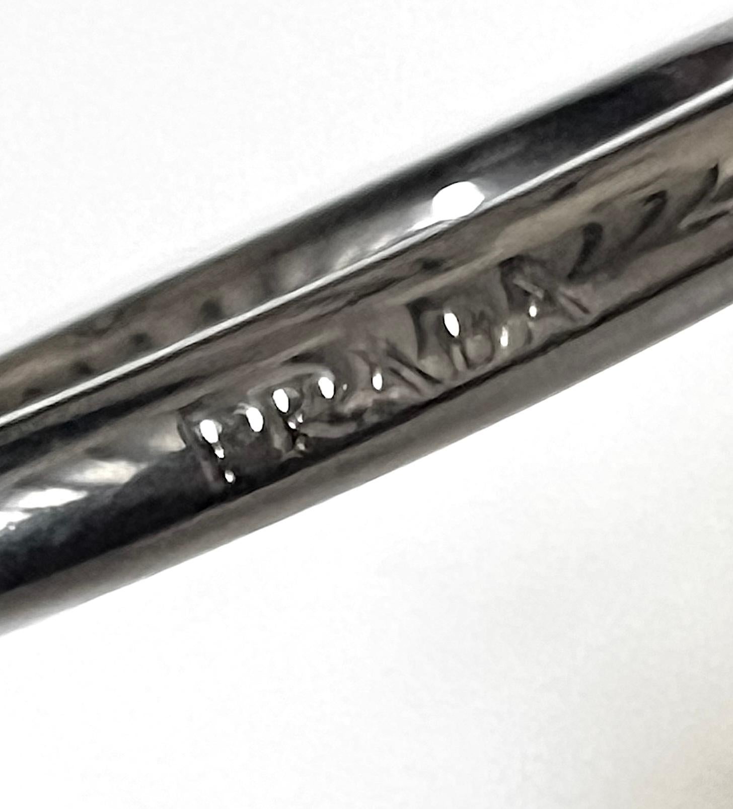 Prada - Automne 2016 - Bracelet en forme de rose en vente 2