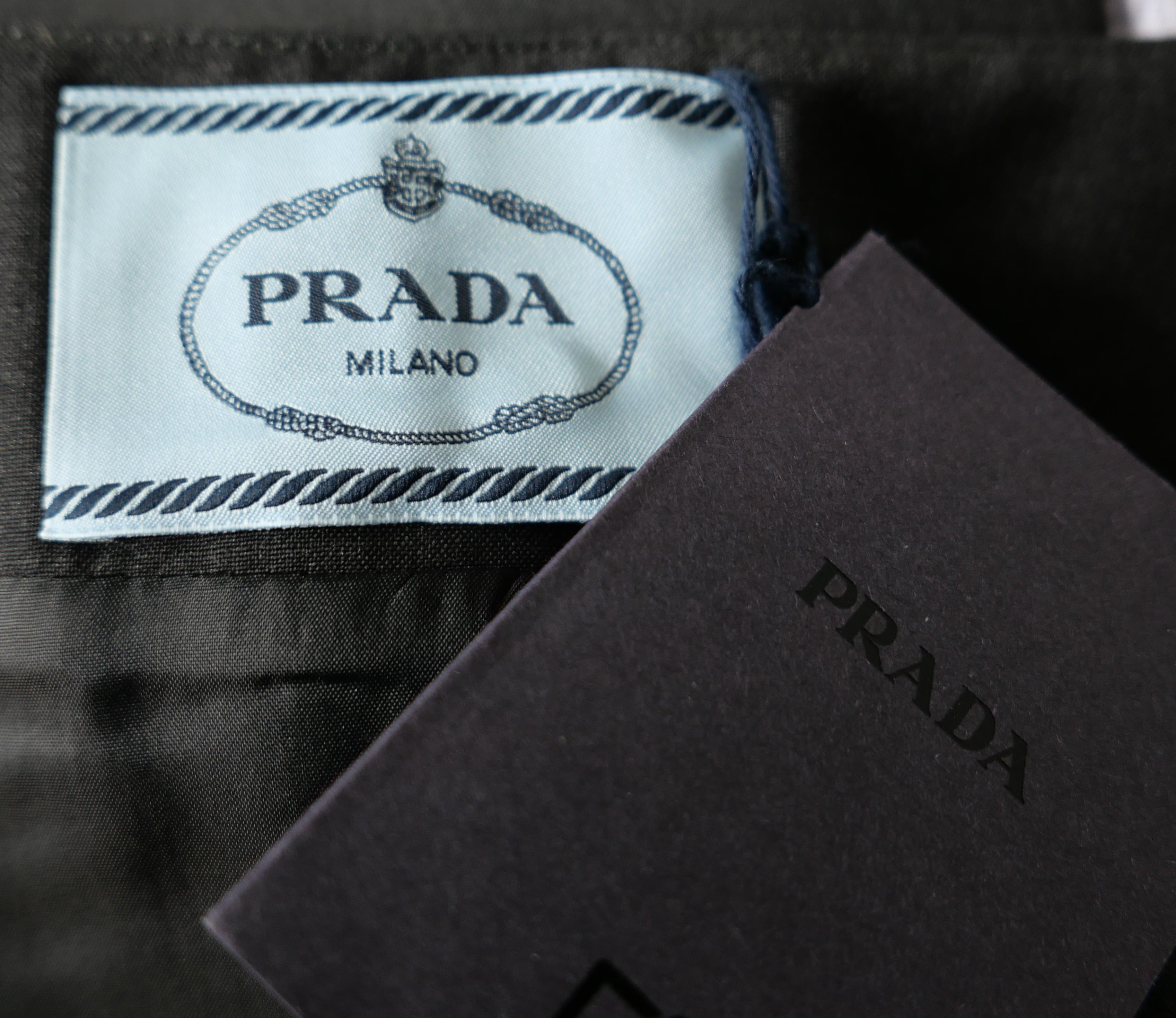 Donna Abito a tenda in lana vergine Prada Autunno 2022 in vendita