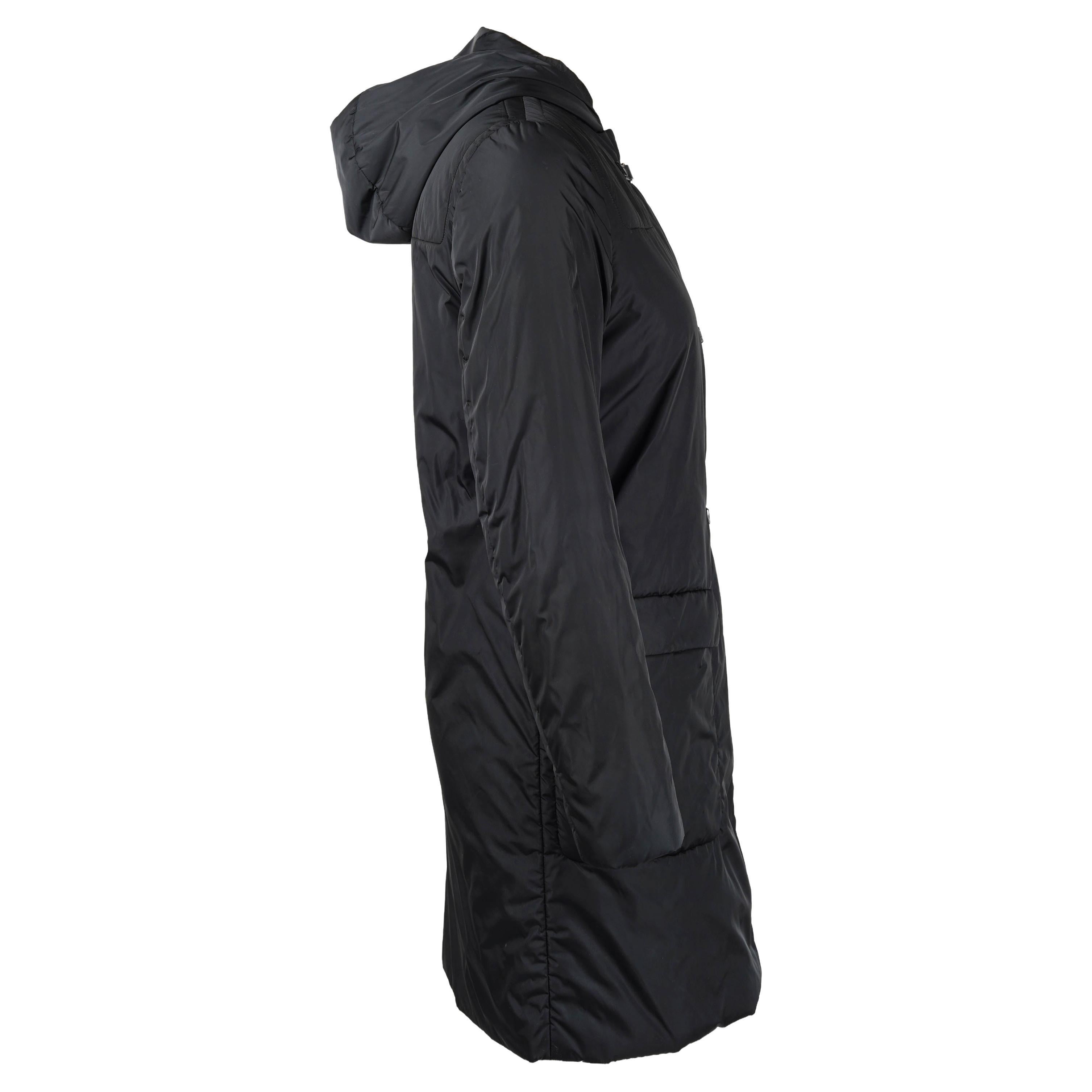 Prada Fall/Winter 1999 Black Nylon Buckle Coat - IT 40 en vente 1