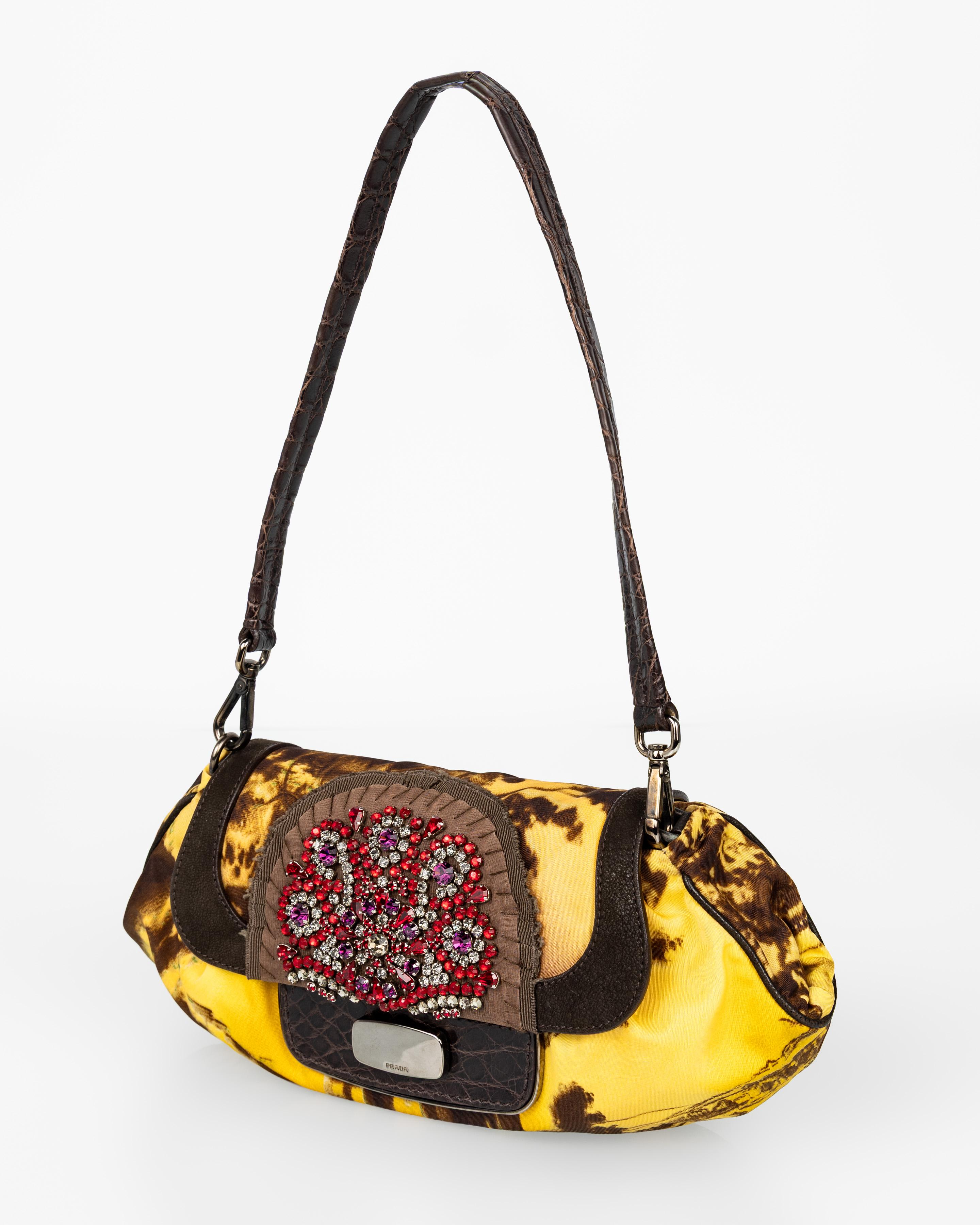Donna Prada Autunno/Inverno 2004 Borsa a tracolla in coccodrillo con Jewell e raso stampato in vendita