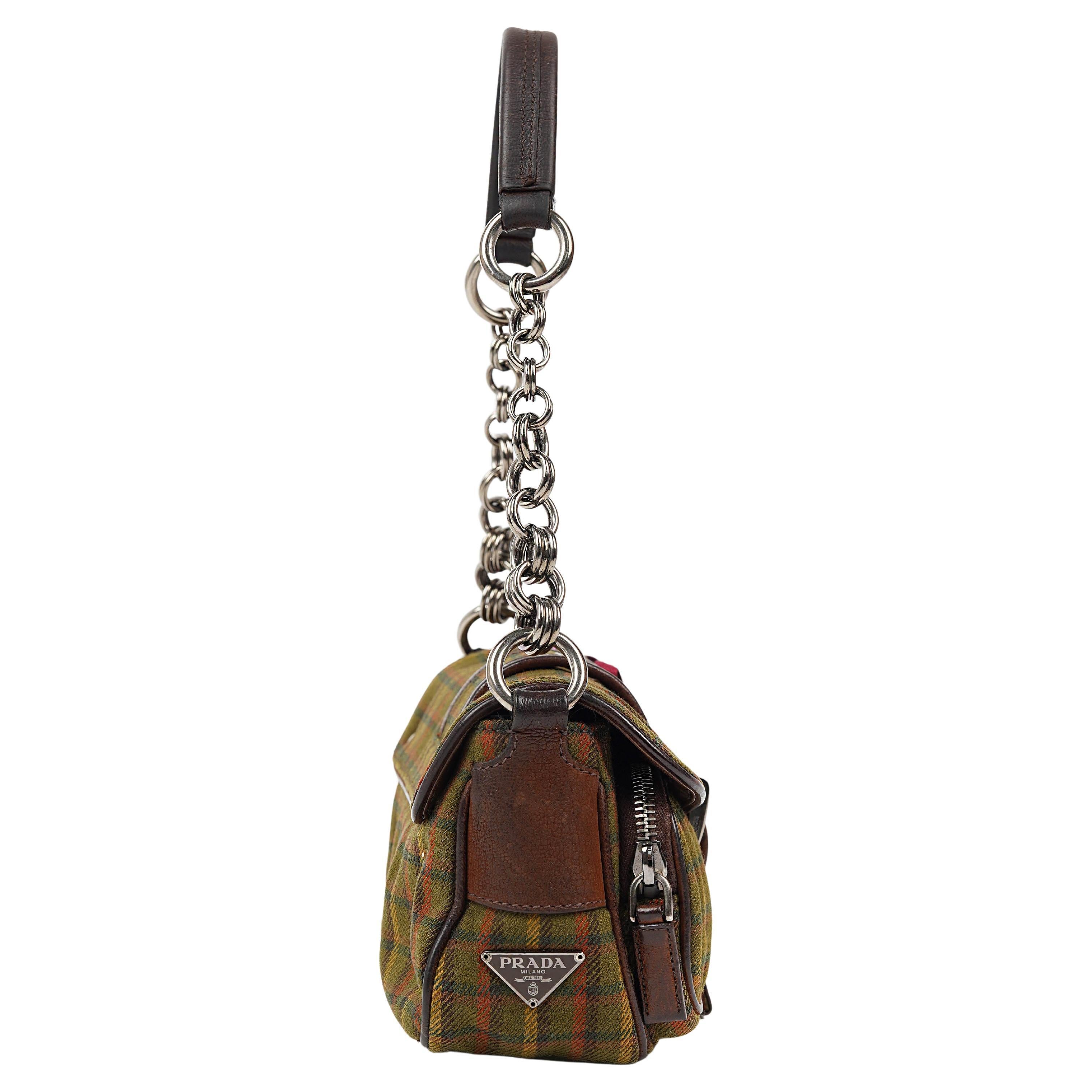 Prada Herbst/Winter 2004 Tartan Mini Umhängetasche (Braun) im Angebot