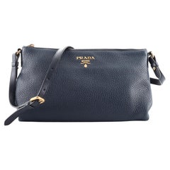 Prada flache Crossbody-Tasche mit Reißverschluss Vitello Daino Mini