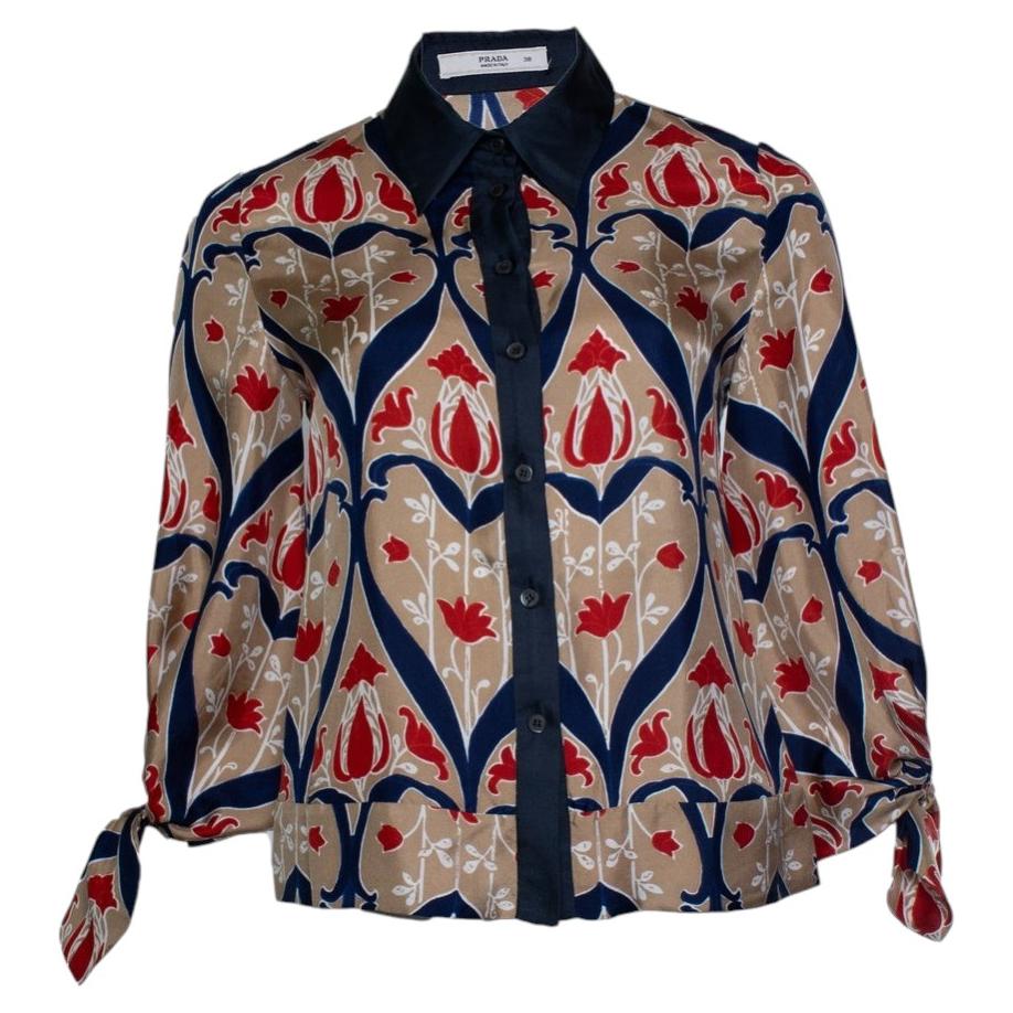 Prada, Blusa estampada floral con lazos