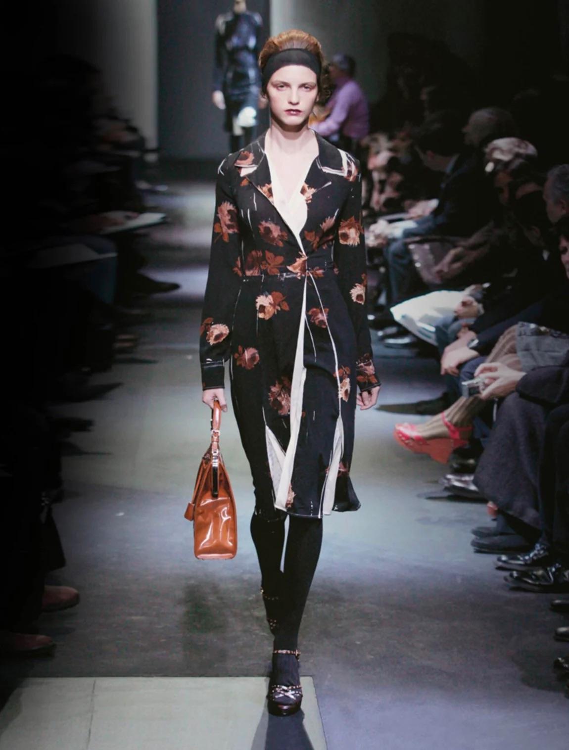 Prada Floral Silk Dress, FW 2005 In Good Condition For Sale In Marlborough, GB
