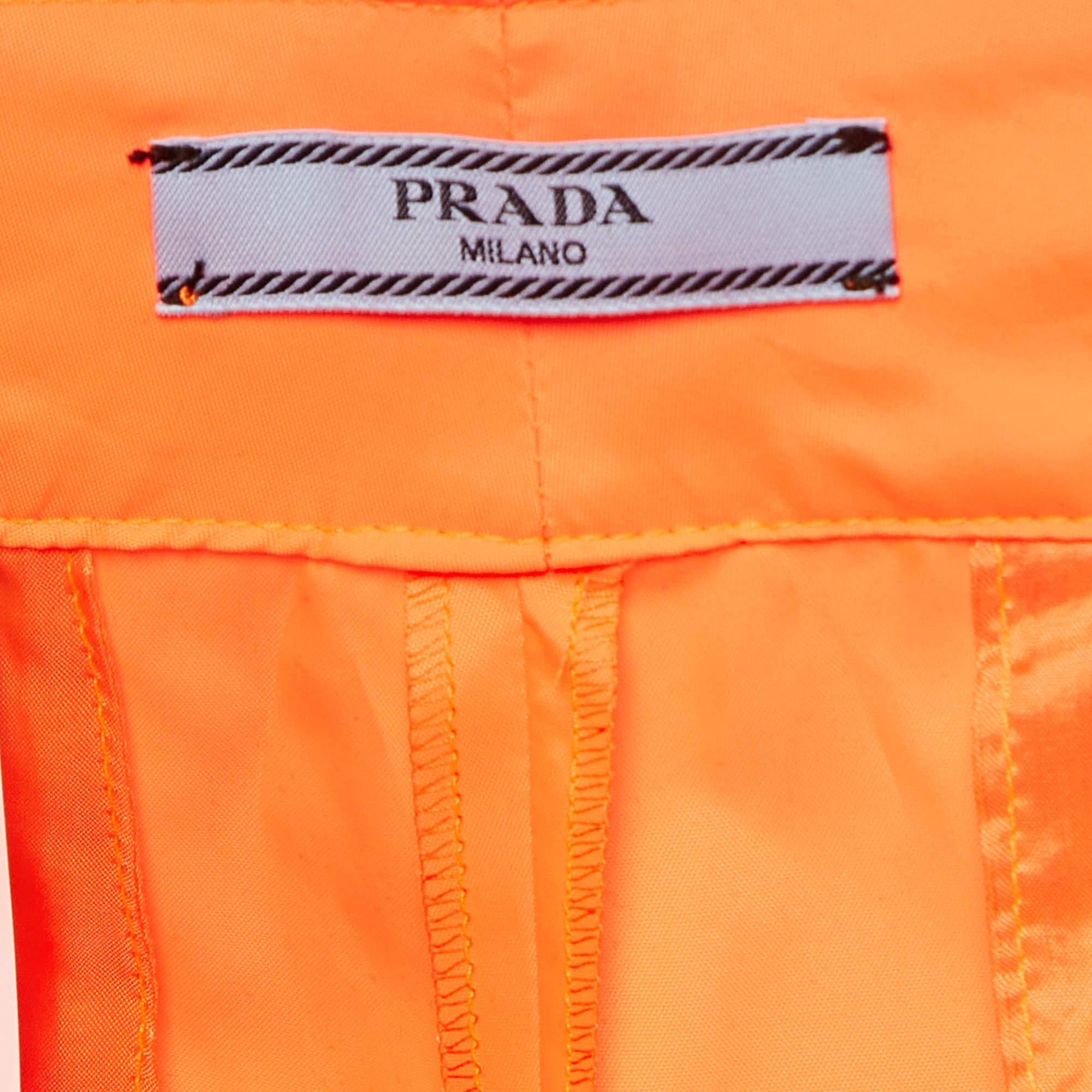 Pantalon ajusté Prada orange Florescent Synthetic M Excellent état - En vente à Dubai, Al Qouz 2