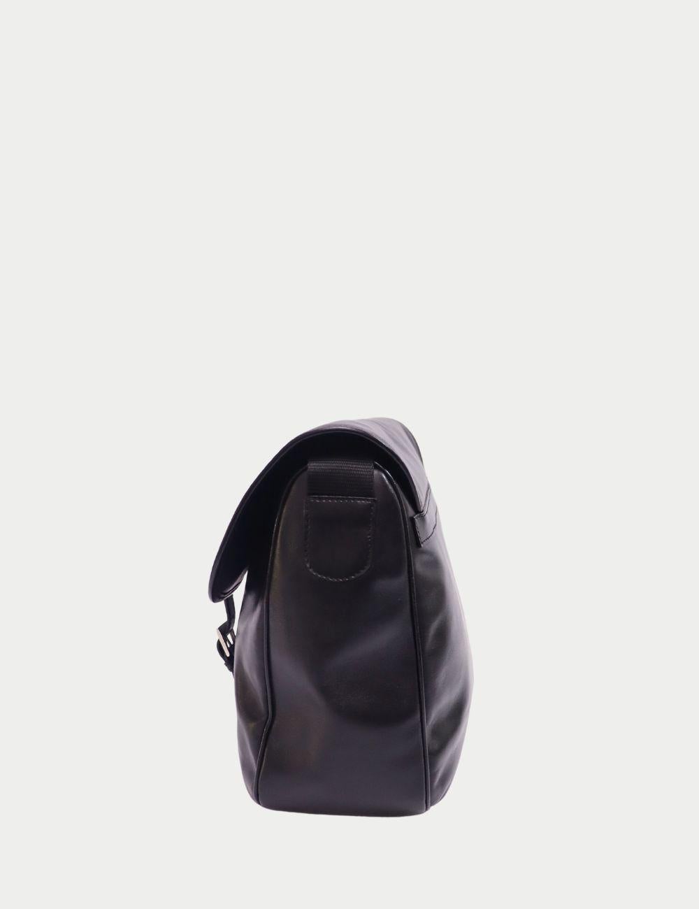 Prada (Schwarz) im Angebot
