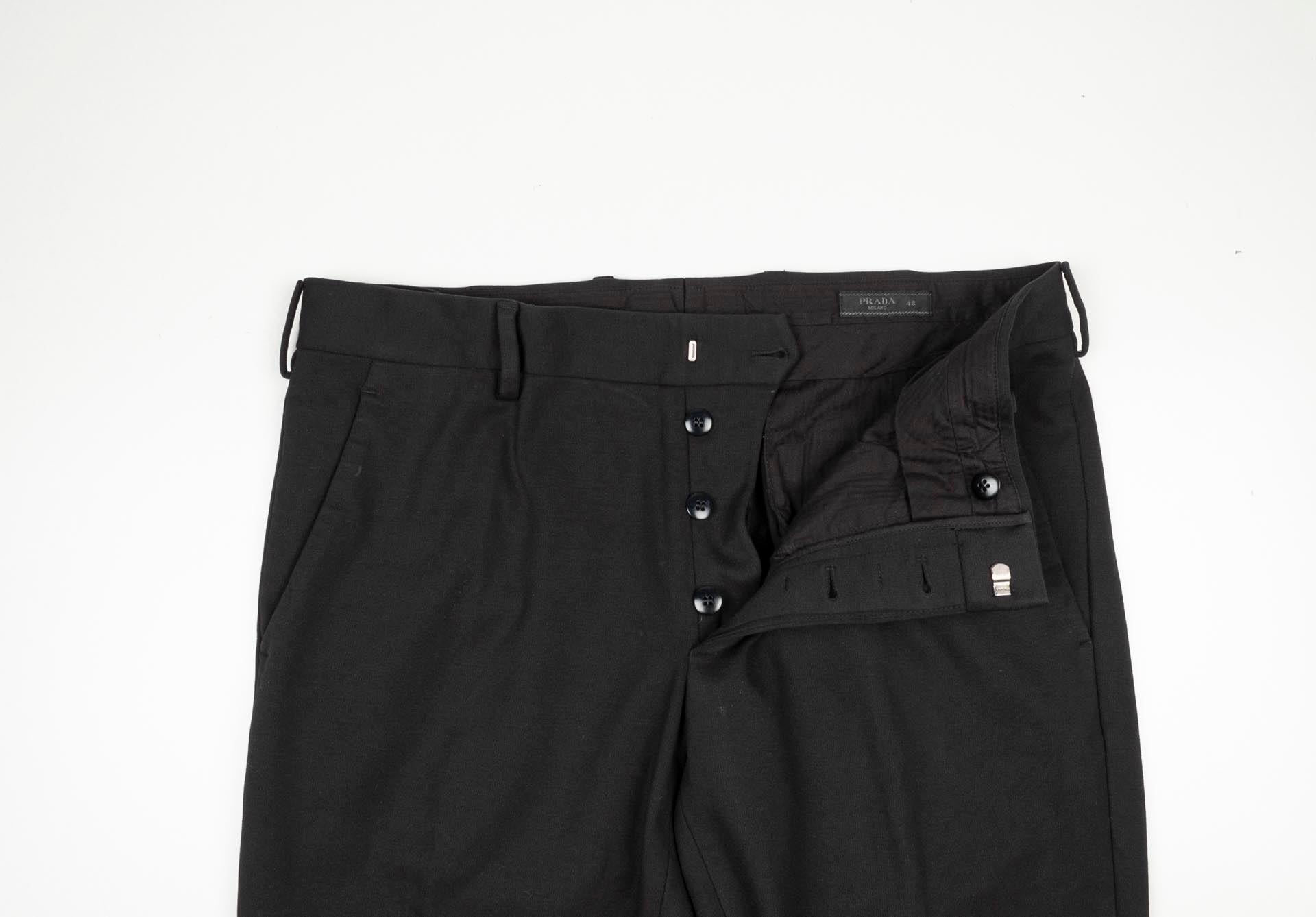 Prüfen Sie meine anderen Angebote. Habe viele weitere Designerkleidung zu verkaufen. Offen für alle Angebote.
Artikel zu verkaufen ist 100% echte Prada Formal Herren Hose, KE0, nocde
Farbe: blau
(Eine tatsächliche Farbe kann ein wenig variieren