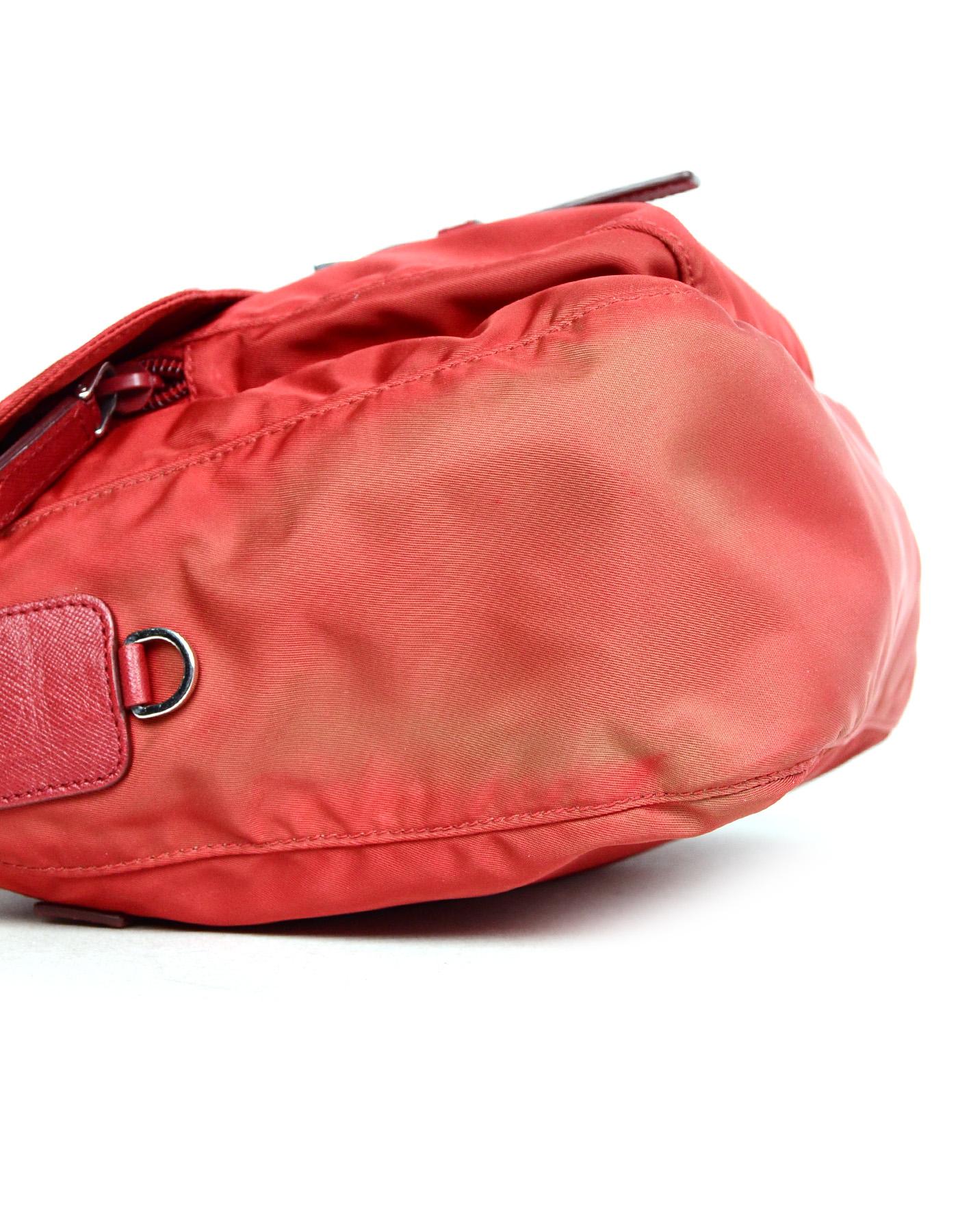 Prada Fouco Red Nylon Flap Buckle Messenger Bag BT8994 rt $990 In Good Condition In New York, NY