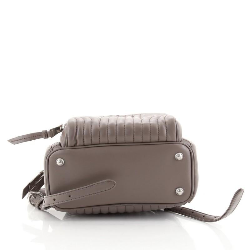 Prada Front Pocket Rucksack Diagramme Gestepptes Leder Klein für Damen oder Herren