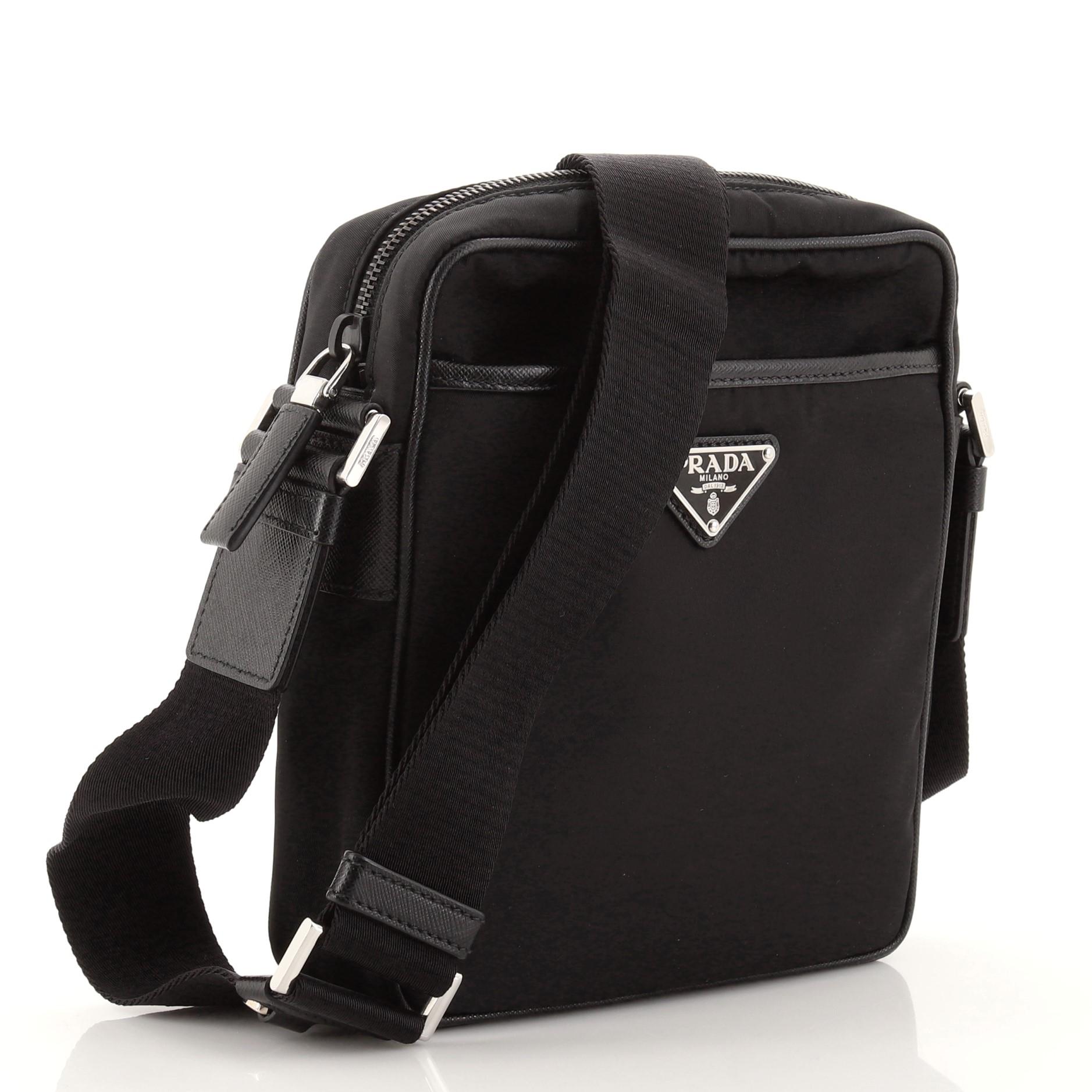 Prada Front Pocket Messenger Bag Re-Nylon mit Saffiano-Leder (Schwarz)
