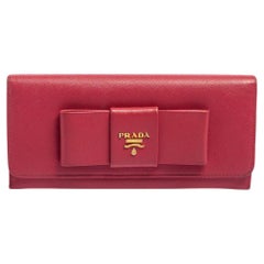 Prada Fuchsia Saffiano Leder-Brieftasche mit Schleife Continental