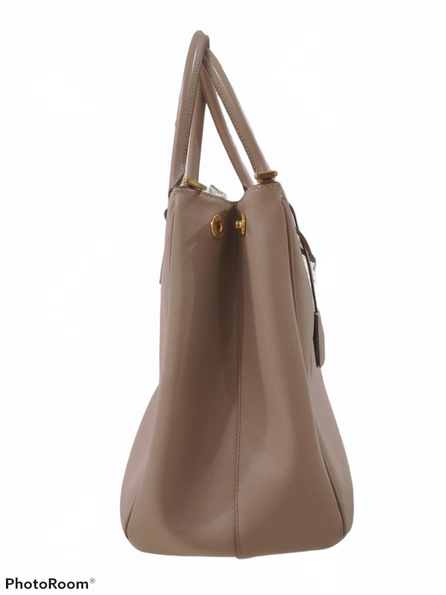 Women's Prada Galleria Leather shoulder handle bag