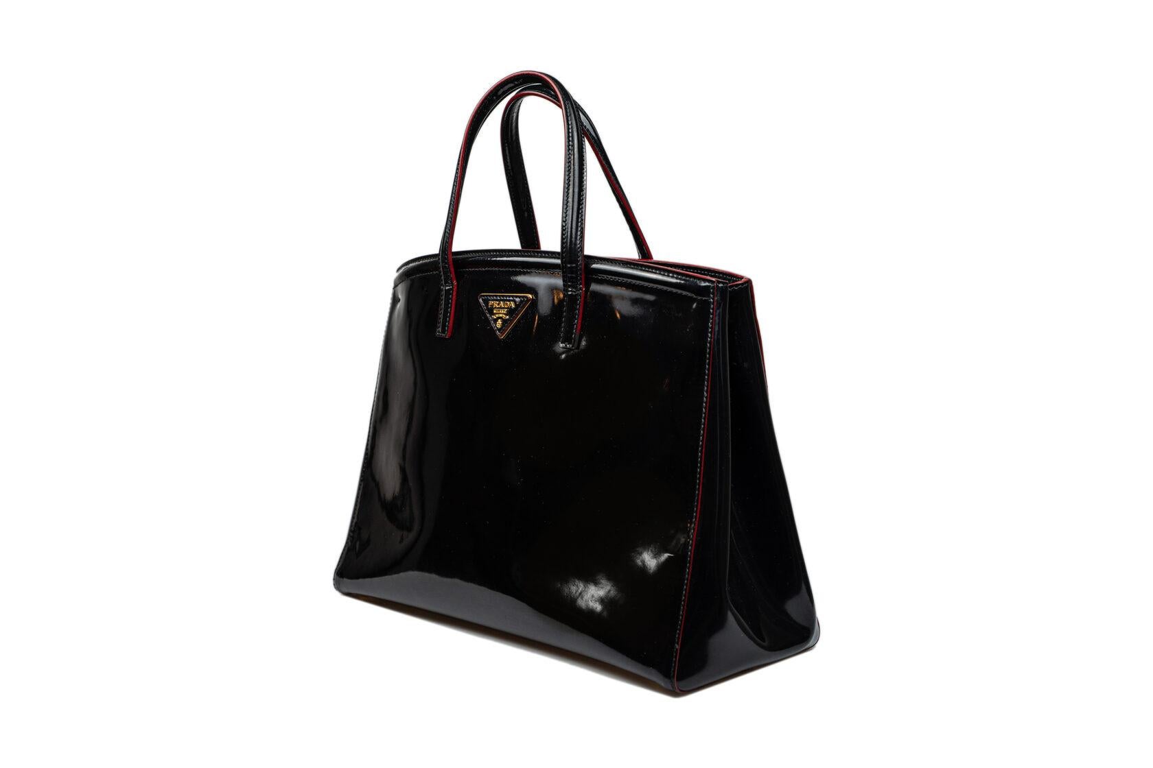Prada Galleria Patent Leather Black In Excellent Condition For Sale In Dover, DE