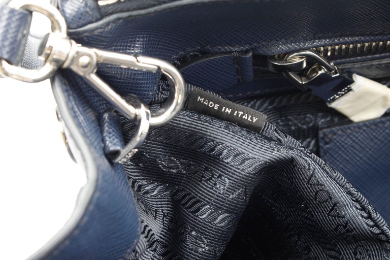 Leather crossbody bag Prada Blue in Leather - 27457740