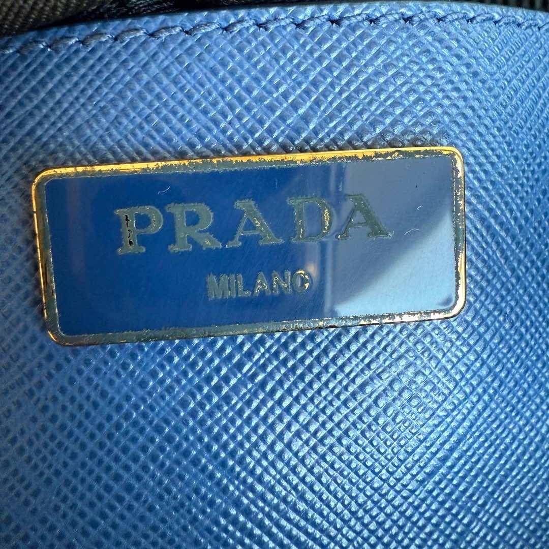 Prada Galleria Large en cuir Saffiano Navy avec bandoulière en vente 8
