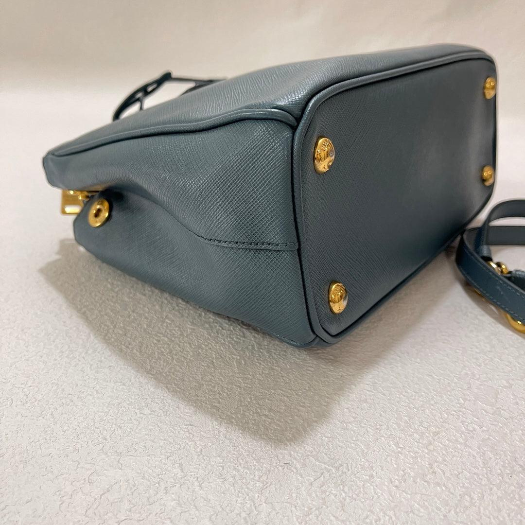 Women's Prada Galleria Saffiano Leather Mini Grey Blue Handbag with Strap For Sale
