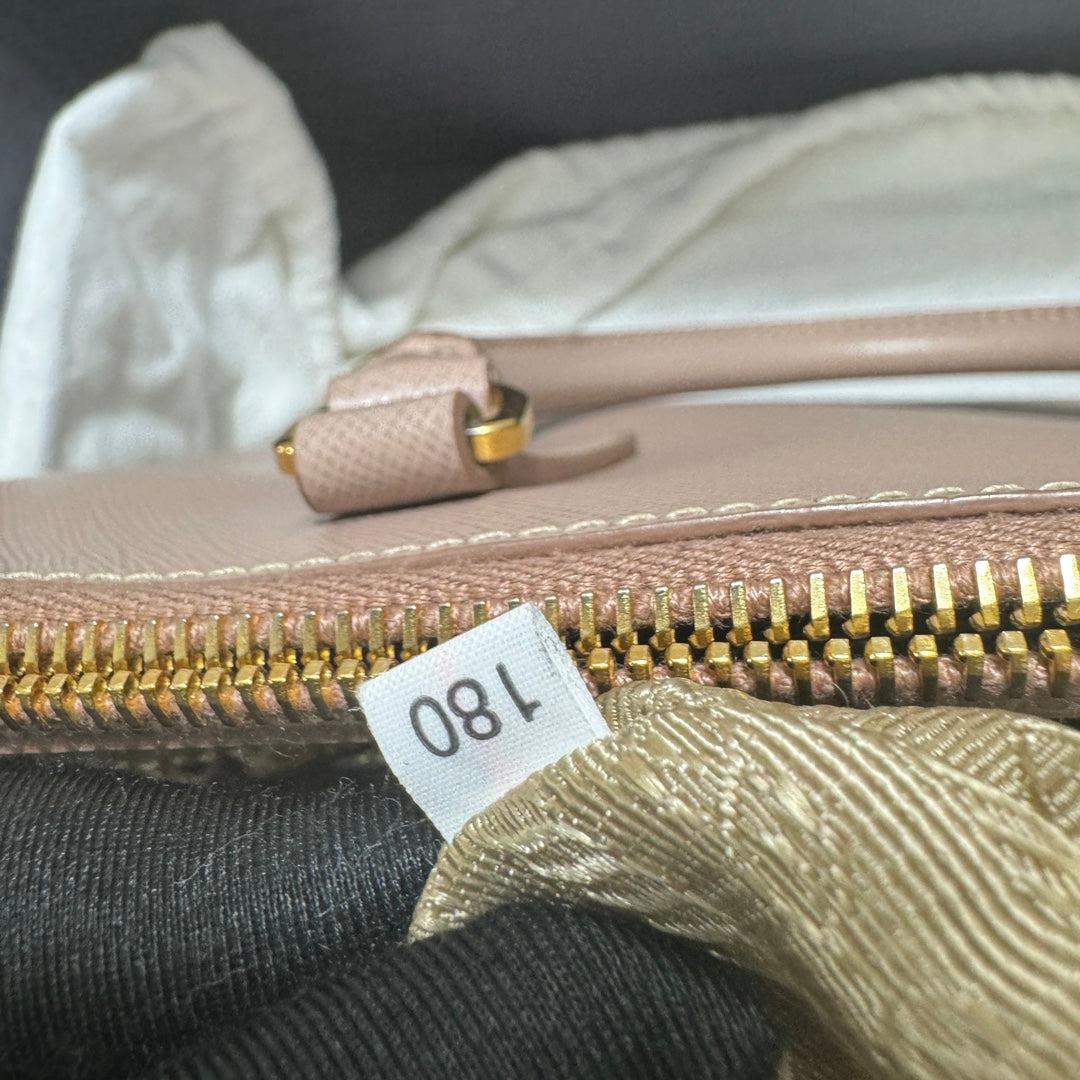 Prada Galleria Saffiano Leather Small Light Pink Handbag with Strap For Sale 12