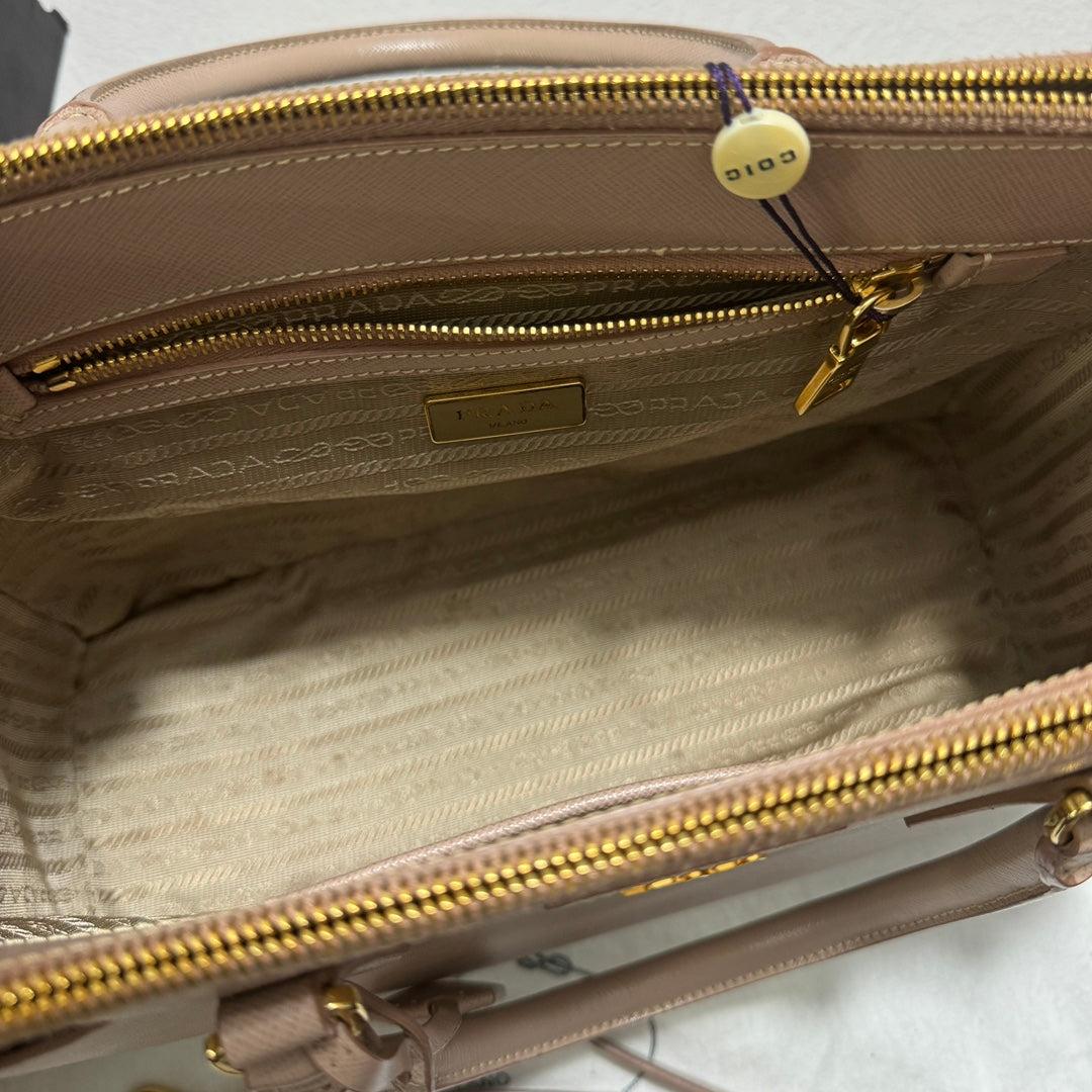 Prada Galleria Saffiano Leather Small Light Pink Handbag with Strap For Sale 14