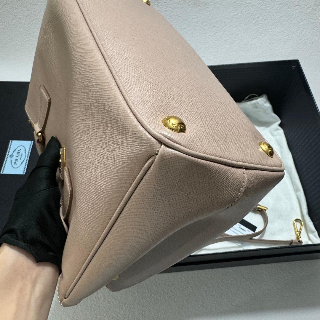 Prada Galleria Saffiano Leather Small Light Pink Handbag with Strap For Sale 1