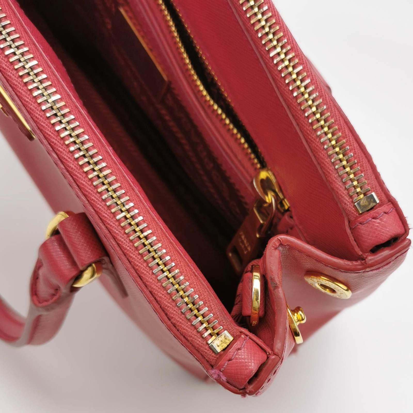 Prada Galleria Saffiano Leather Small Pink Handbag with Strap For Sale 7